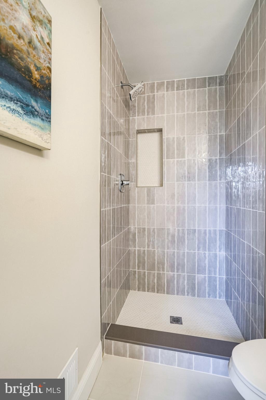 QUINCE ORCHARD KNOLLS - Residential