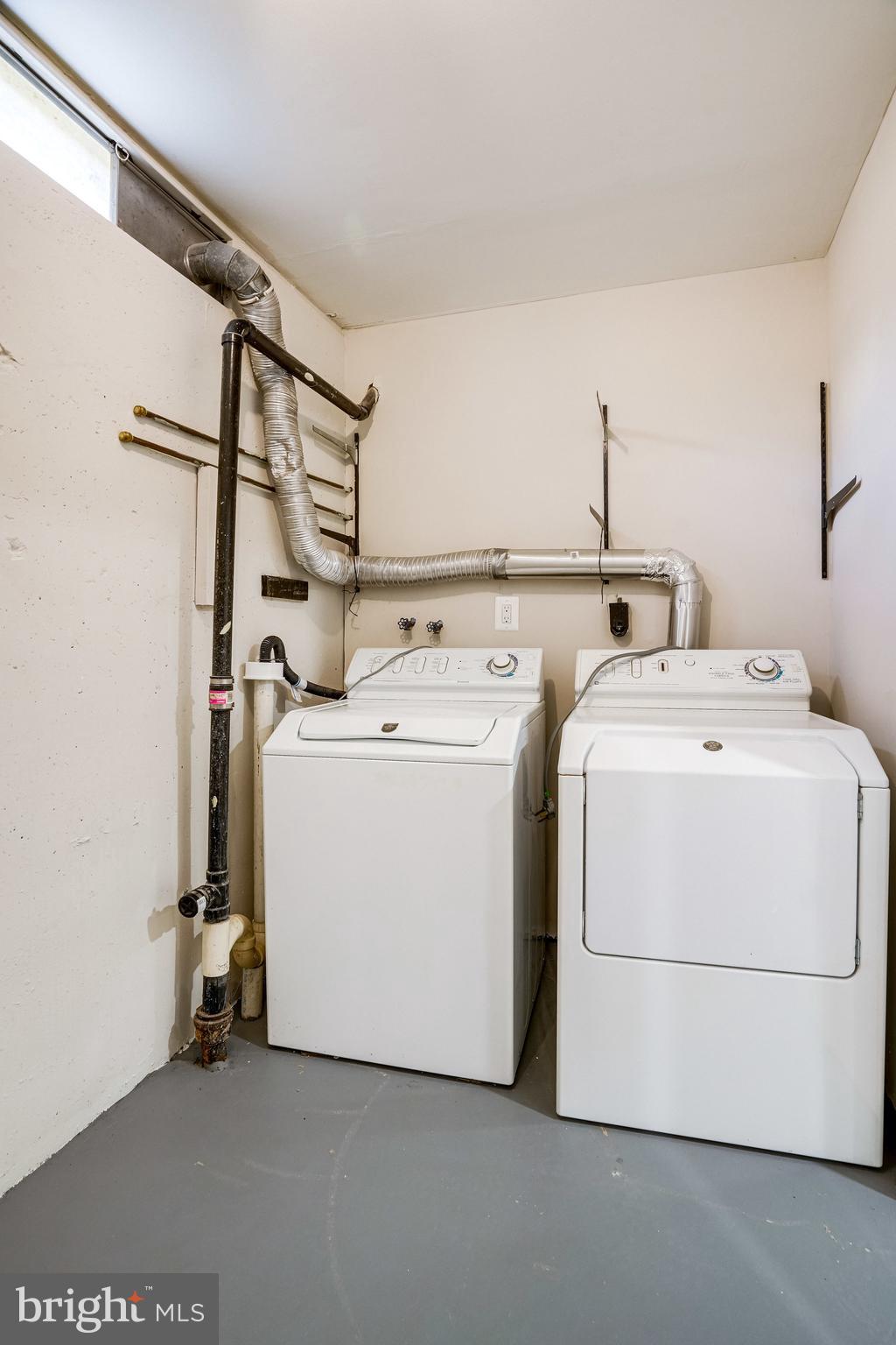 QUINCE ORCHARD KNOLLS - Residential