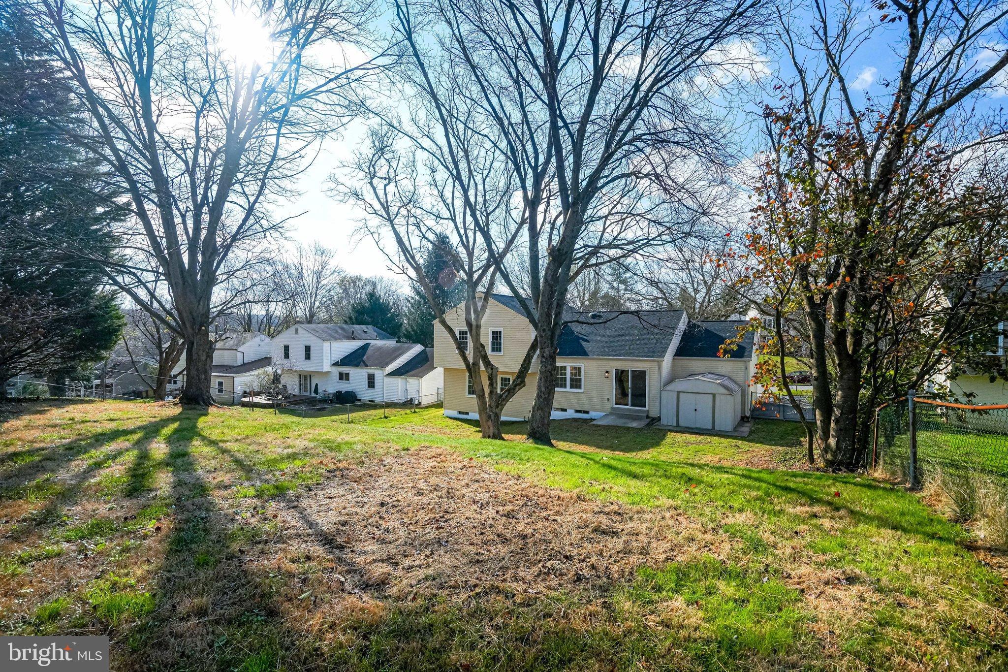 QUINCE ORCHARD KNOLLS - Residential