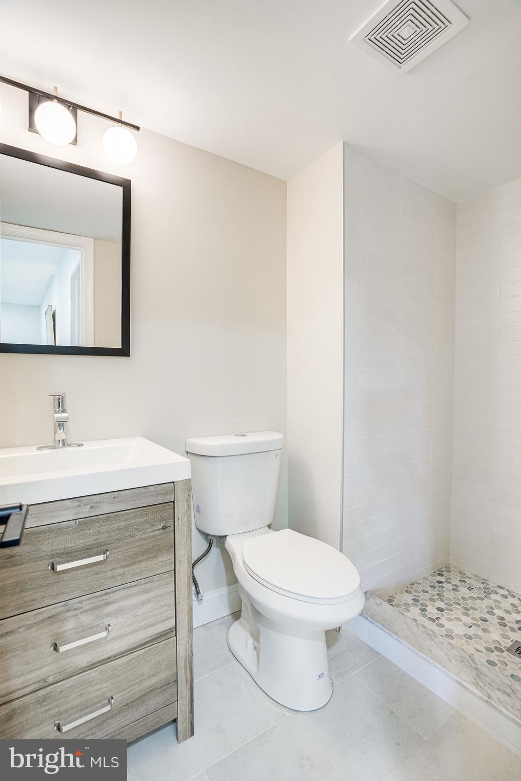 QUINCE ORCHARD KNOLLS - Residential