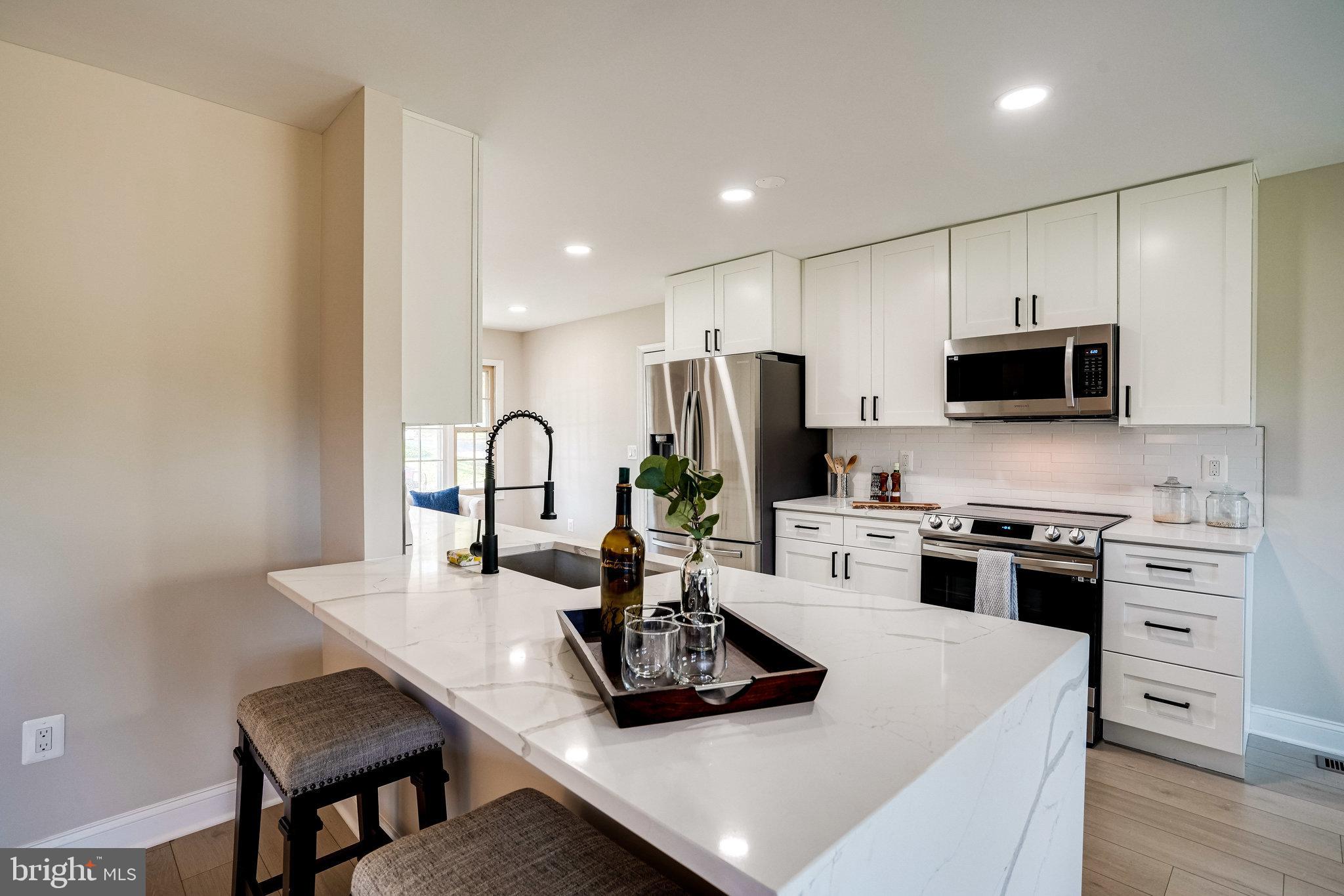 QUINCE ORCHARD KNOLLS - Residential