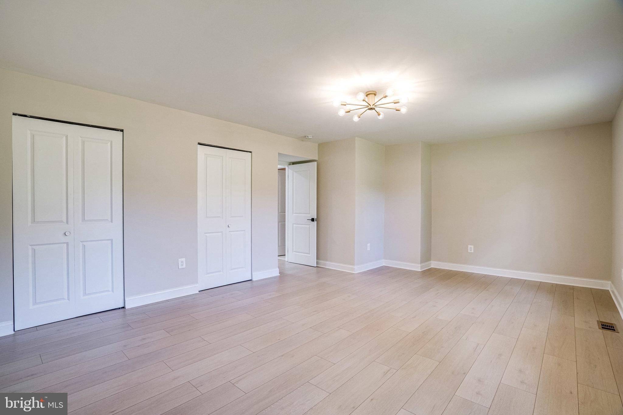 QUINCE ORCHARD KNOLLS - Residential