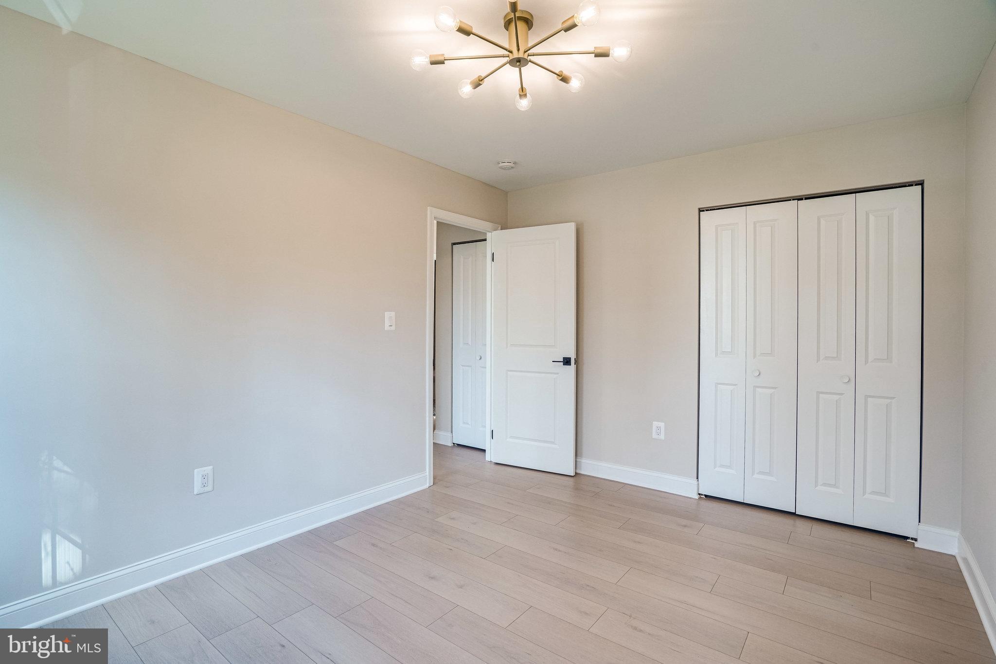 QUINCE ORCHARD KNOLLS - Residential