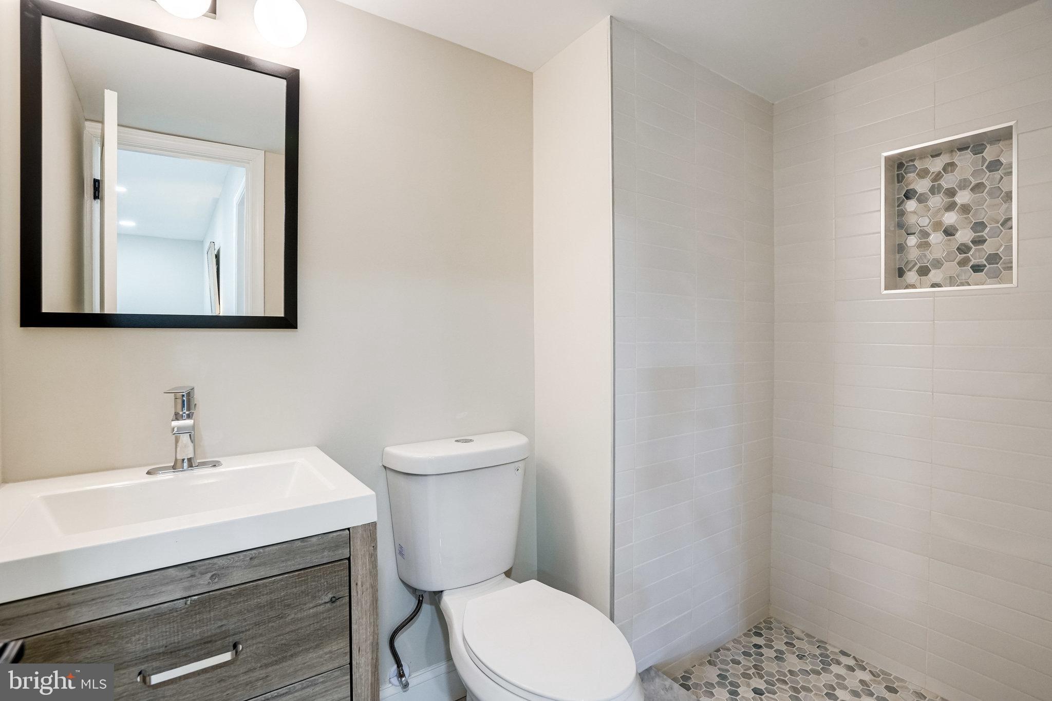 QUINCE ORCHARD KNOLLS - Residential