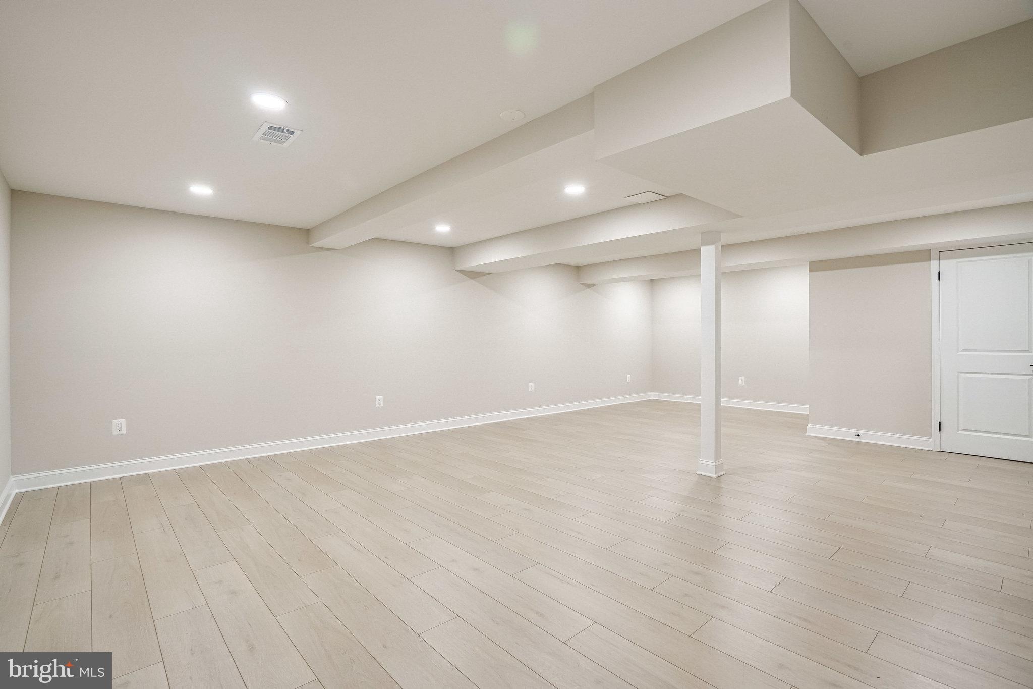 QUINCE ORCHARD KNOLLS - Residential