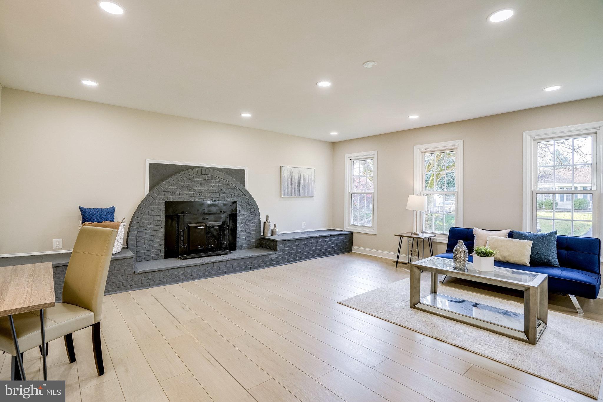 QUINCE ORCHARD KNOLLS - Residential