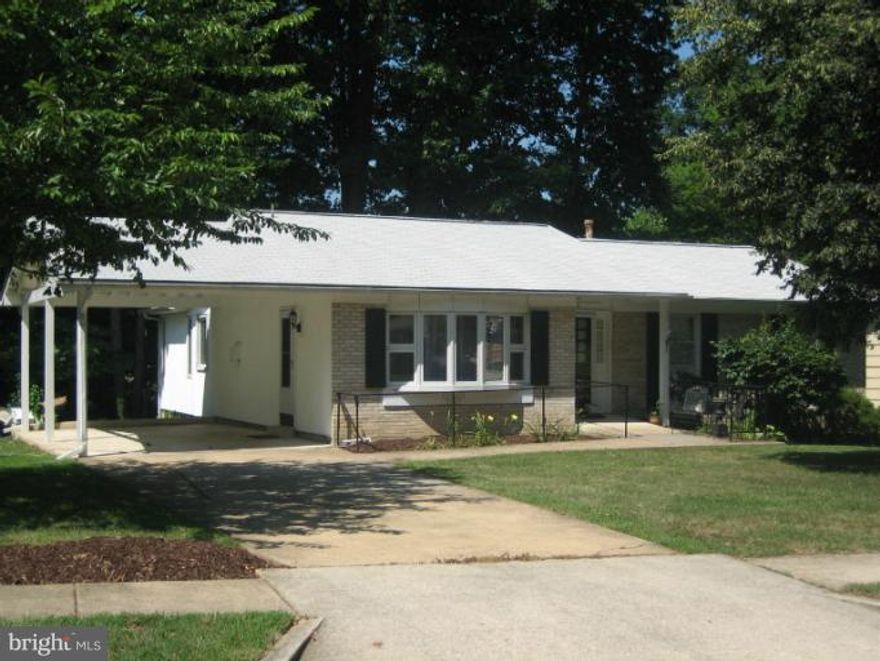 Quiet, retreat in park like setting! 3BR/2BA SF home located near I-95, FFX CNTY PKWY & Ft. Belvoir. Spacious, eat-in KIT boasts stainless appls. HRDWD flrs in LR, DR, main lvl BR's & sunroom. Sunroom has cathedral ceiling & french doors. Updated BA's. Secluded, LL screened in porch surrounded by trees. Lawncare incl. Pool mem avail. No cats. Good credit req'd. Lease year to year.