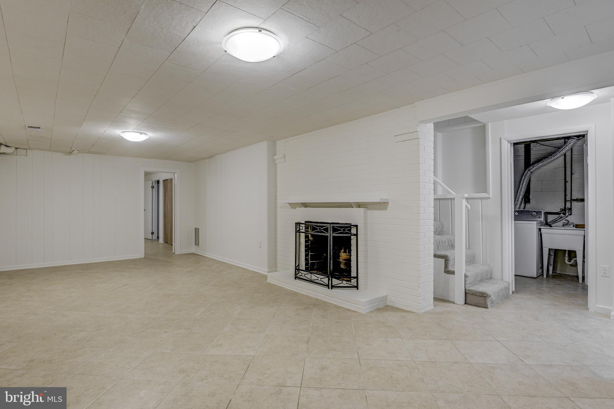 BRADLEY HILLS - Residential Lease