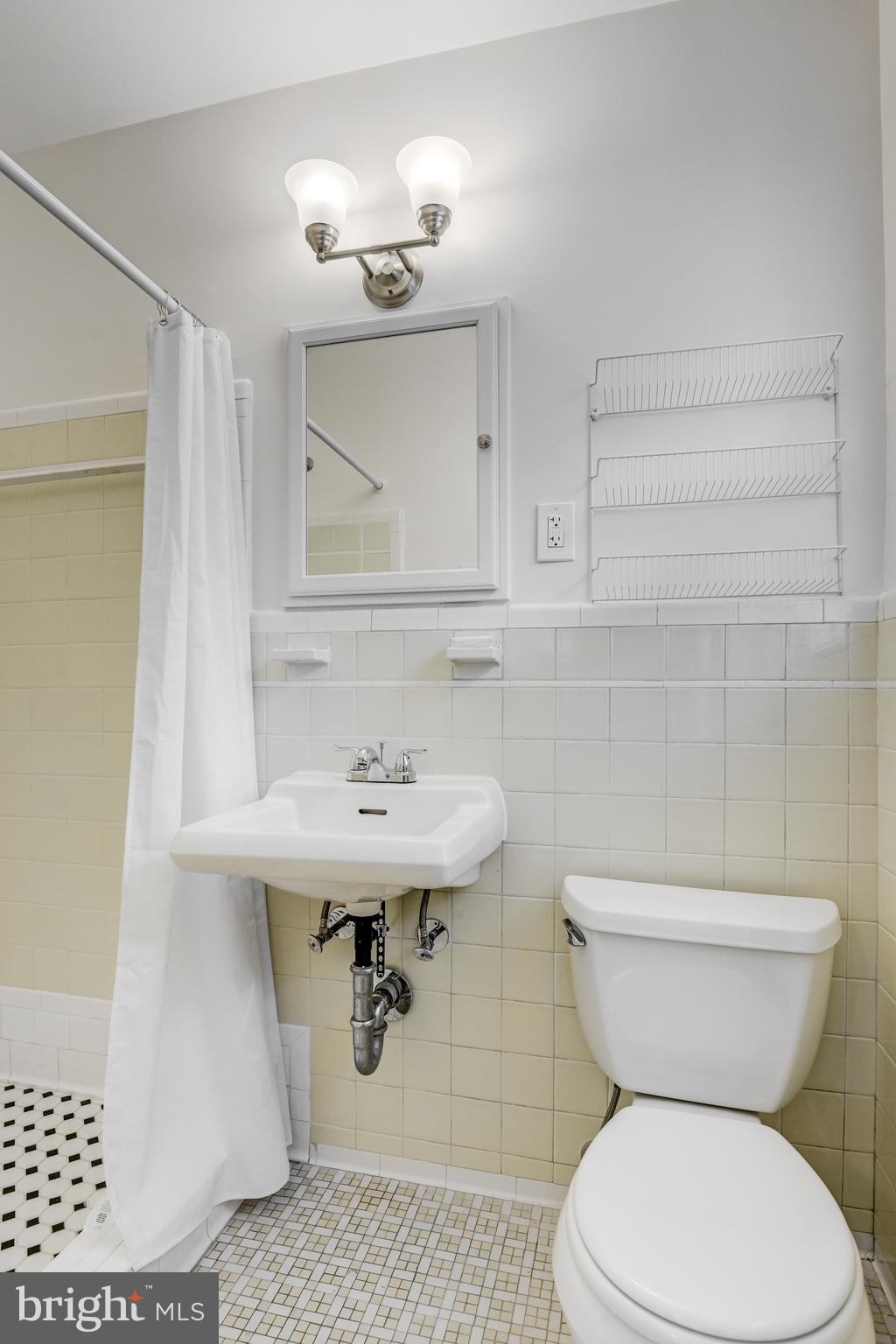 BRADLEY HILLS - Residential Lease