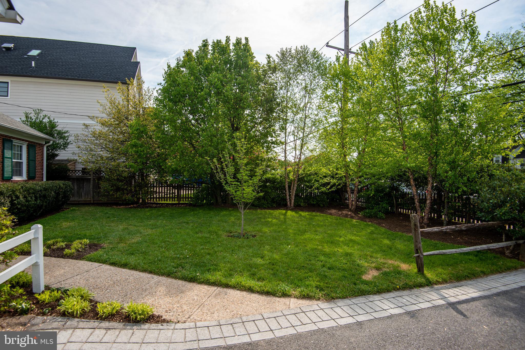 BRADLEY HILLS - Residential Lease