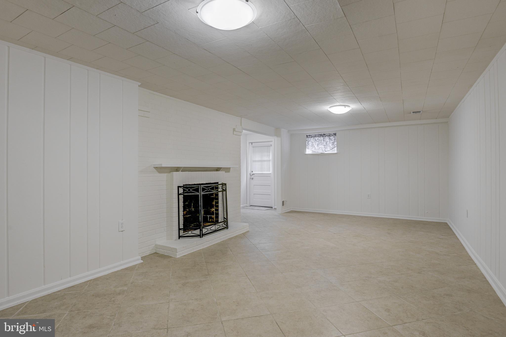 BRADLEY HILLS - Residential Lease