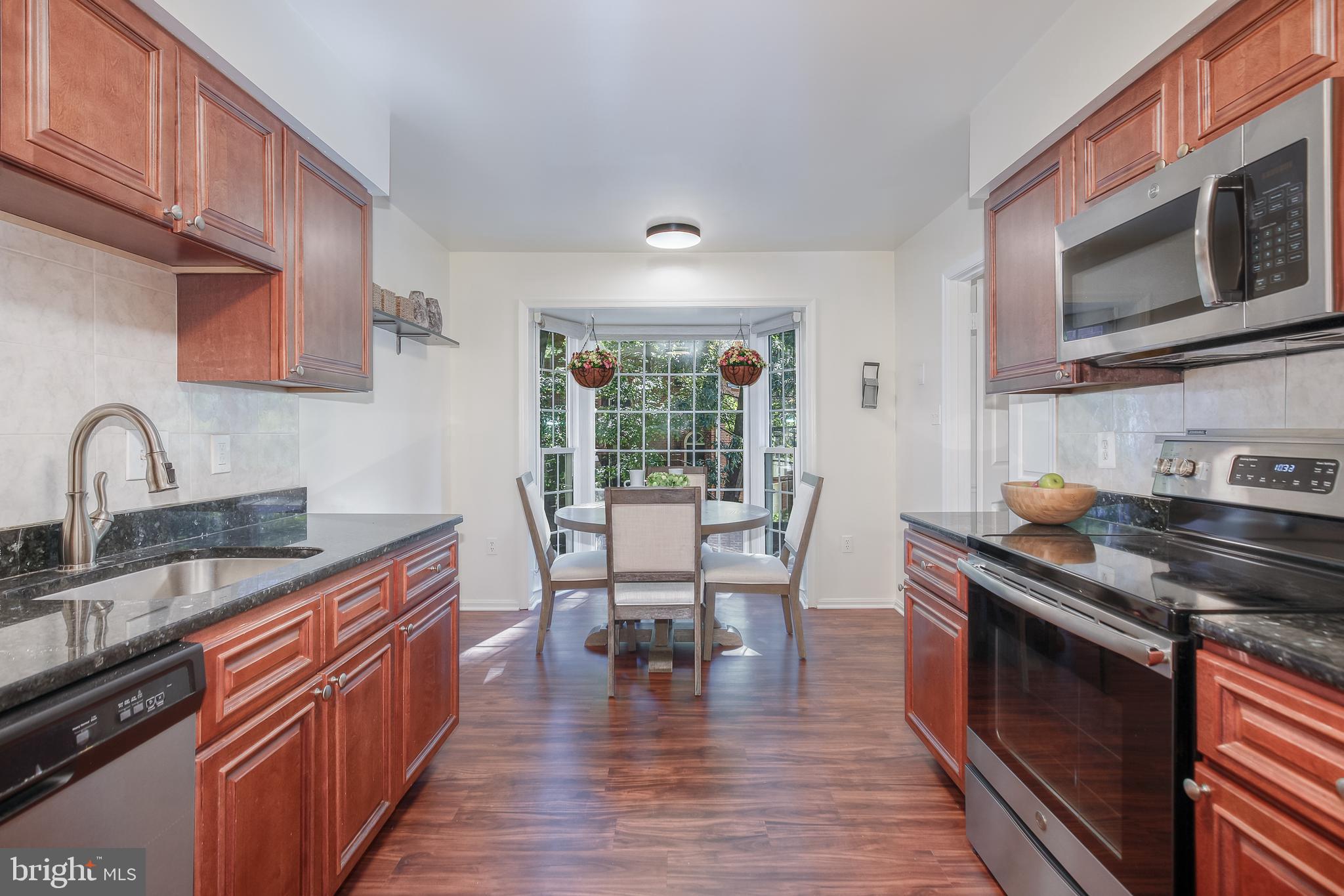 SEVEN OAKS - Residential