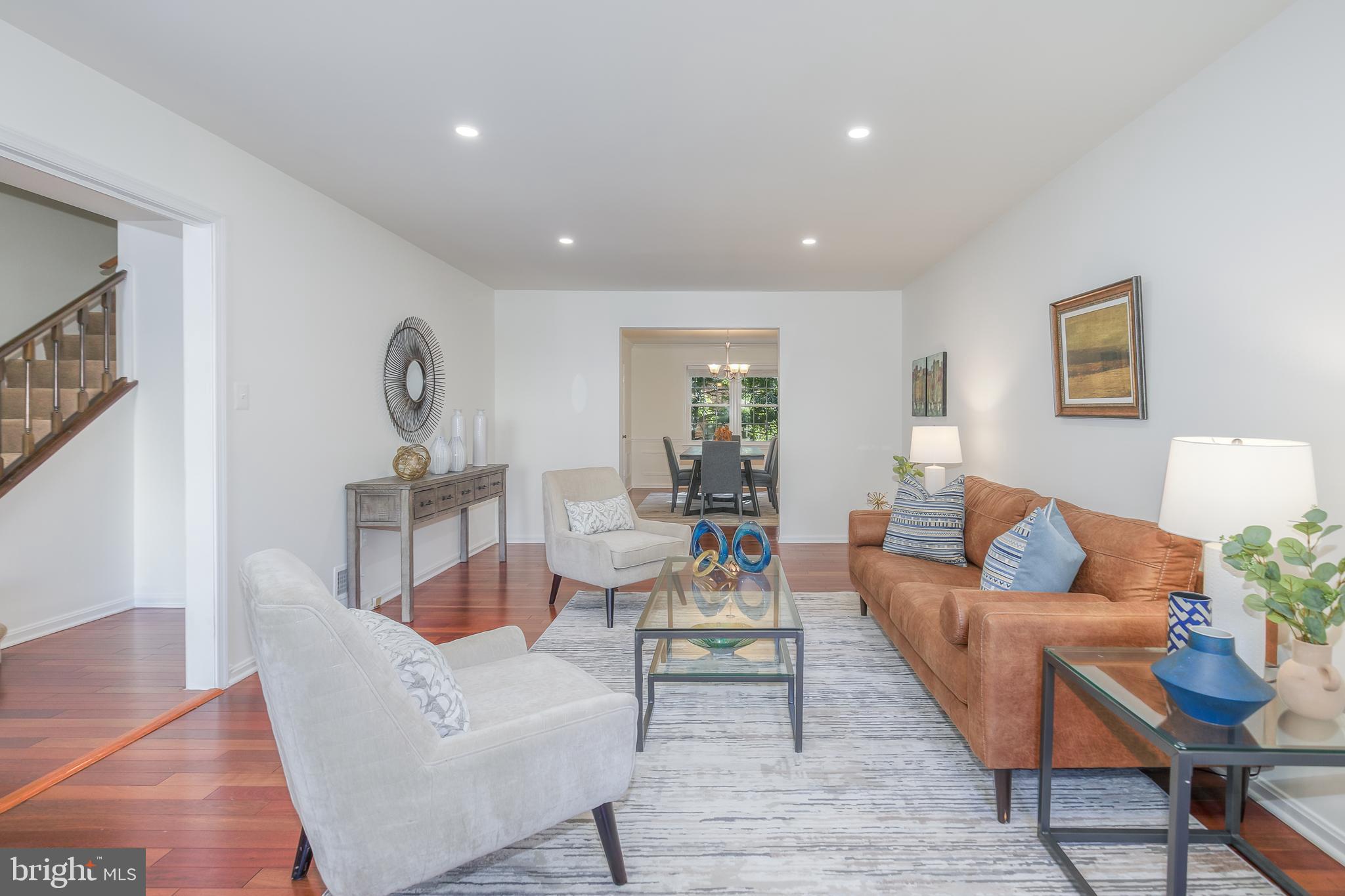 SEVEN OAKS - Residential