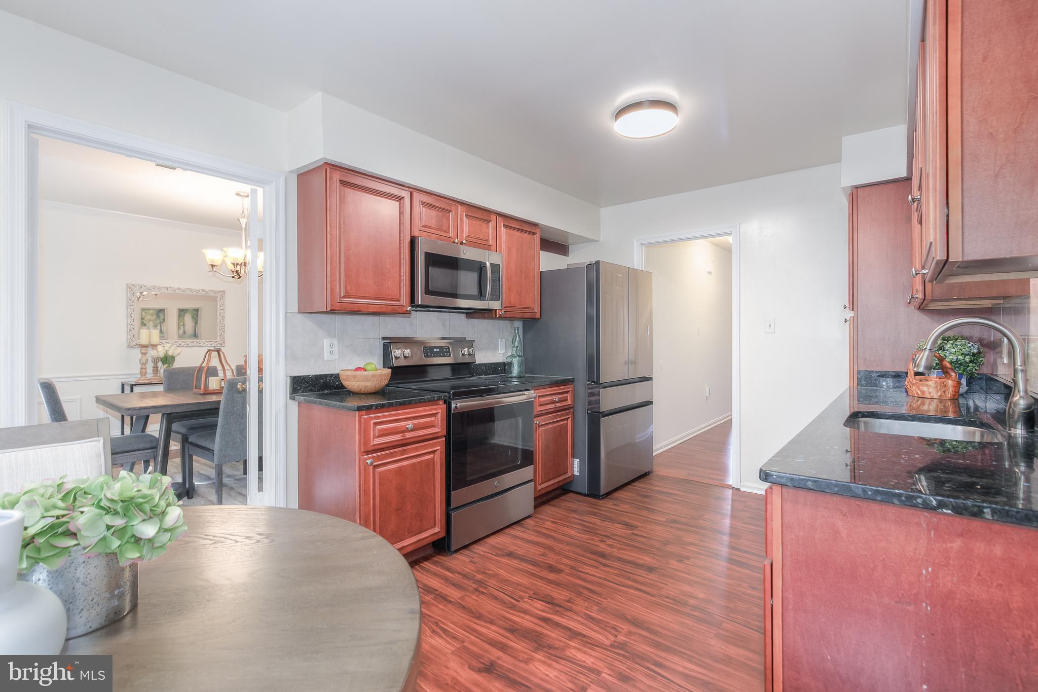 SEVEN OAKS - Residential