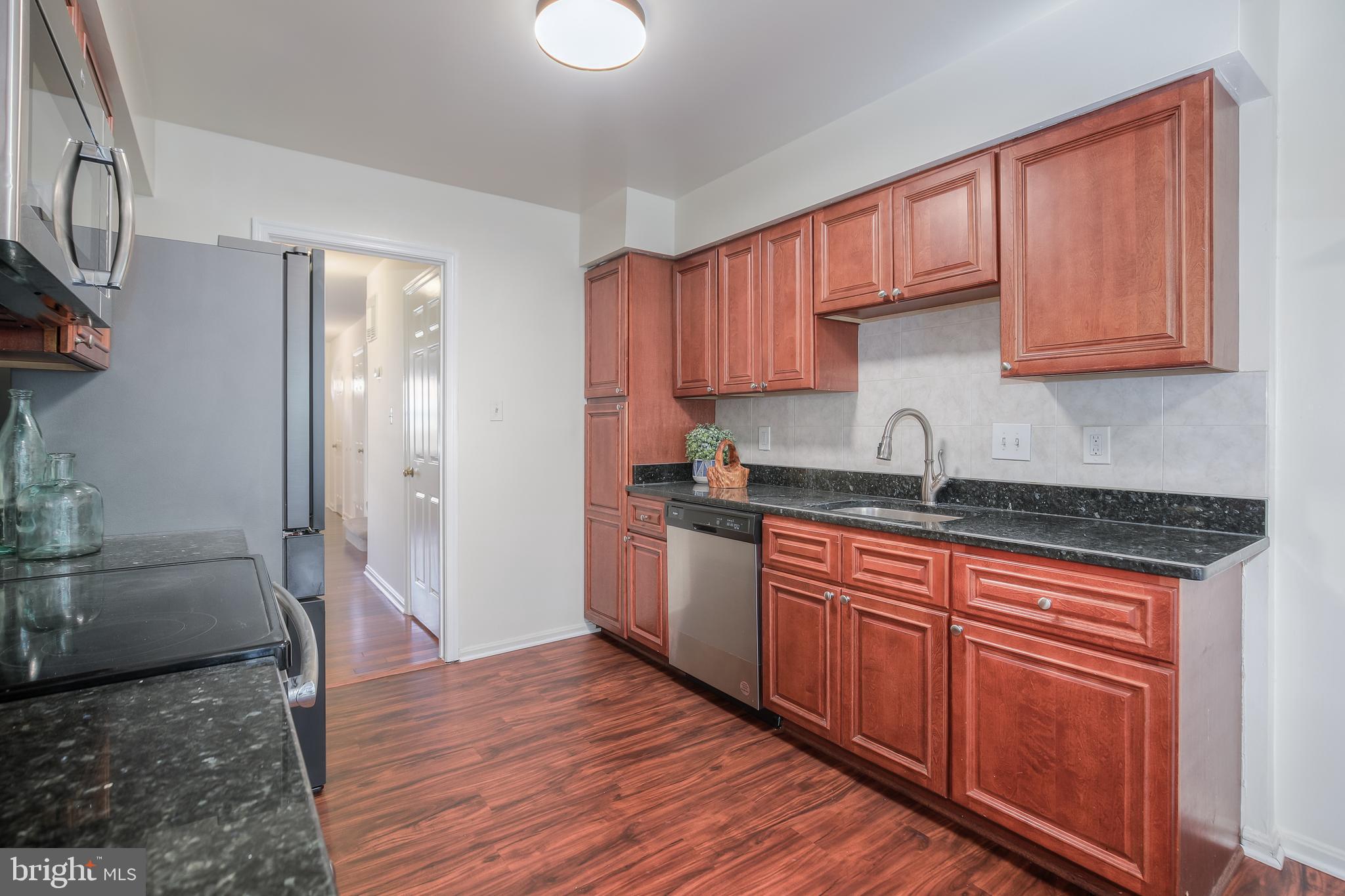 SEVEN OAKS - Residential