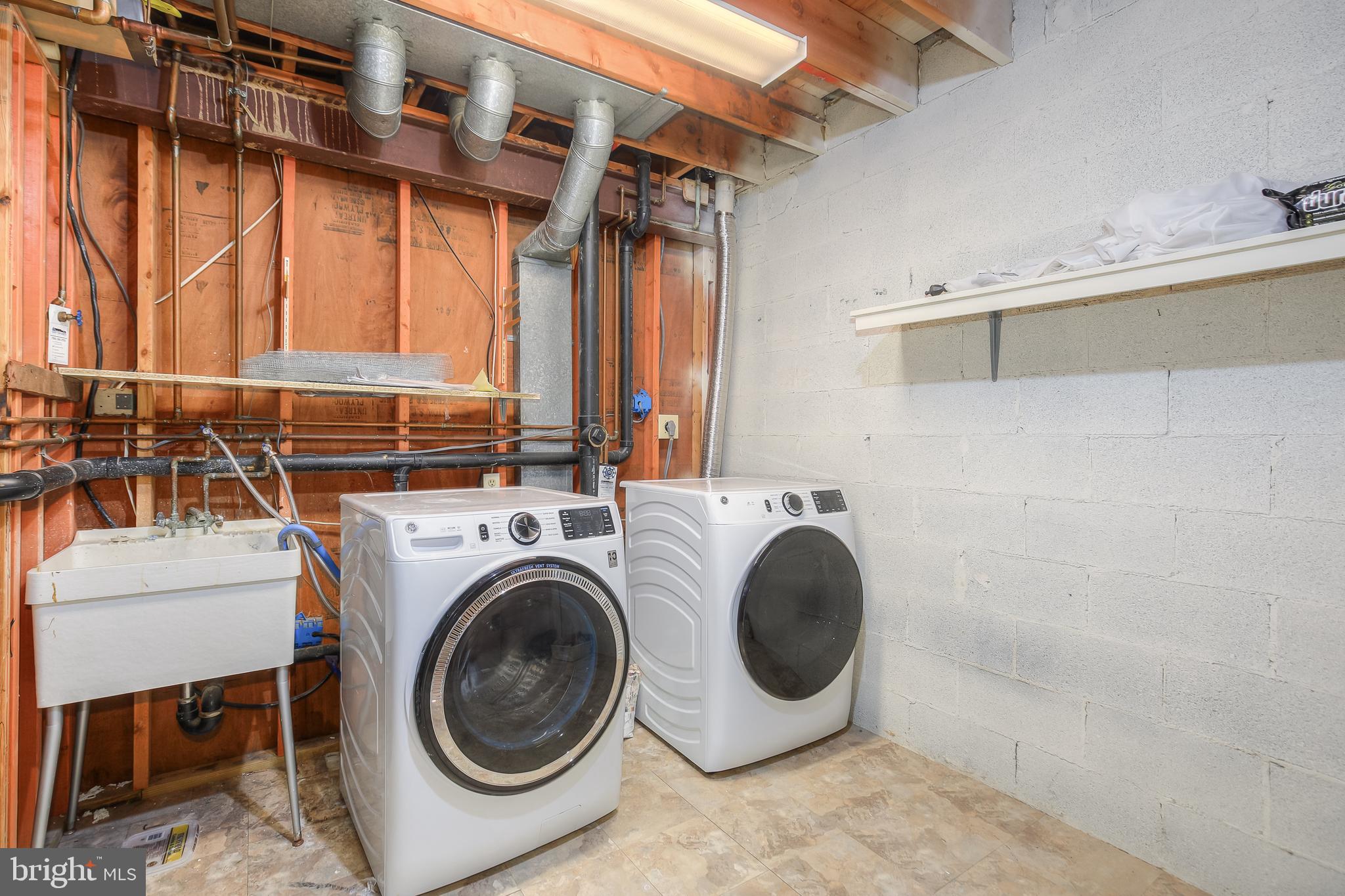 SEVEN OAKS - Residential