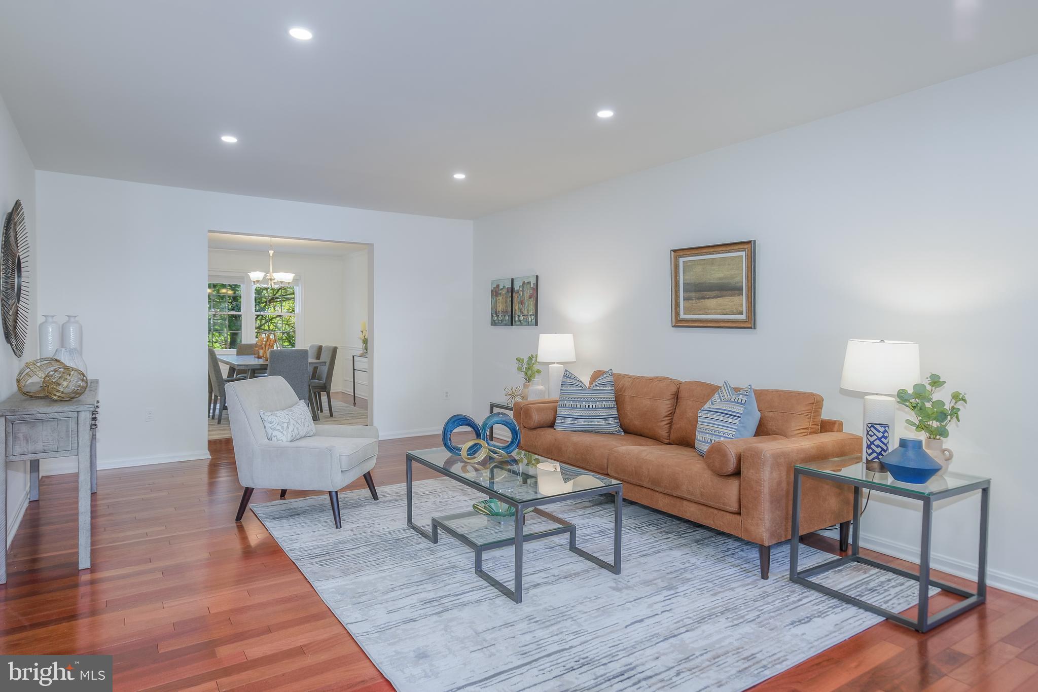 SEVEN OAKS - Residential