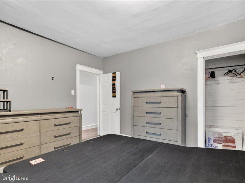 WEST OAK LANE - Residential