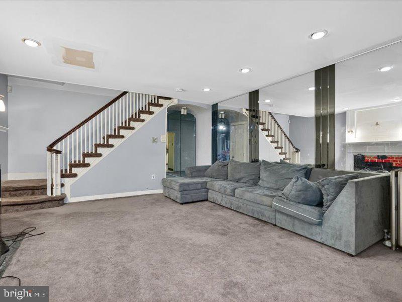 WEST OAK LANE - Residential