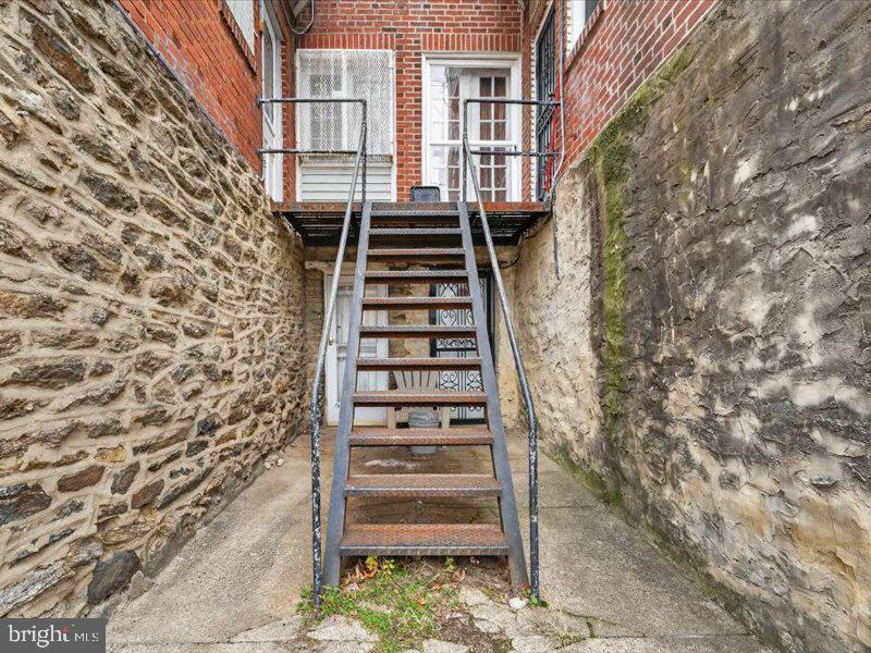 WEST OAK LANE - Residential