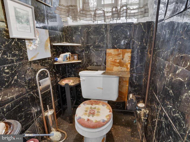 WEST OAK LANE - Residential