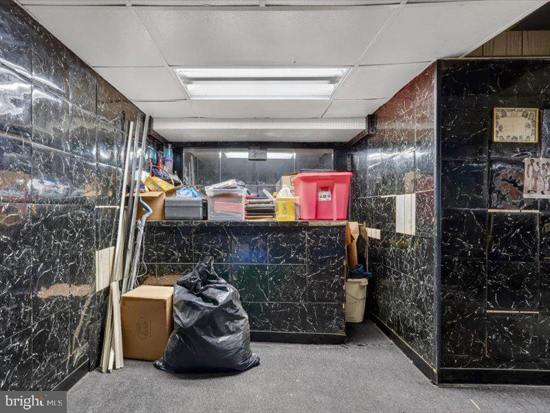 WEST OAK LANE - Residential