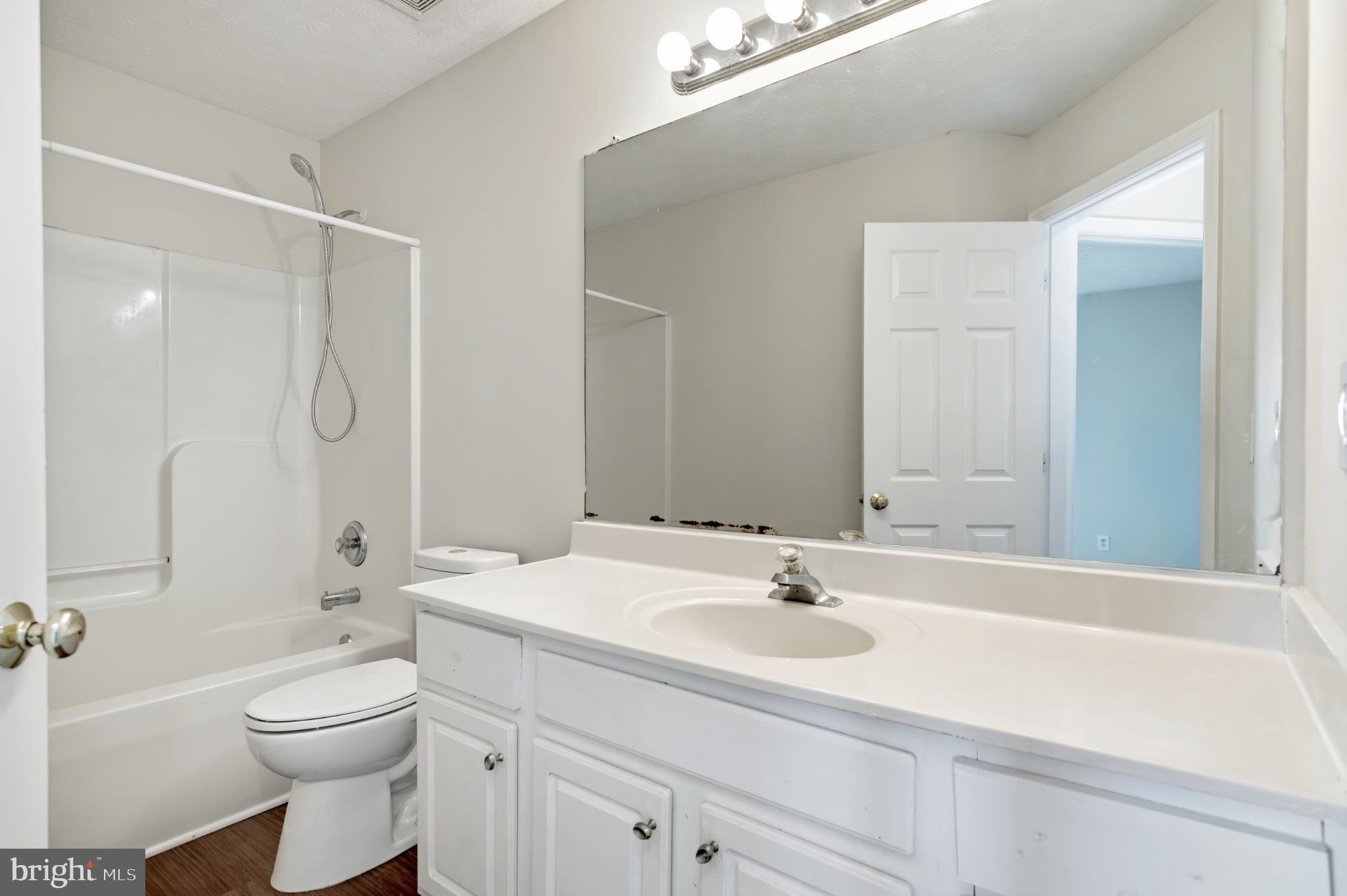 COVENTRY CREEK - Residential Lease