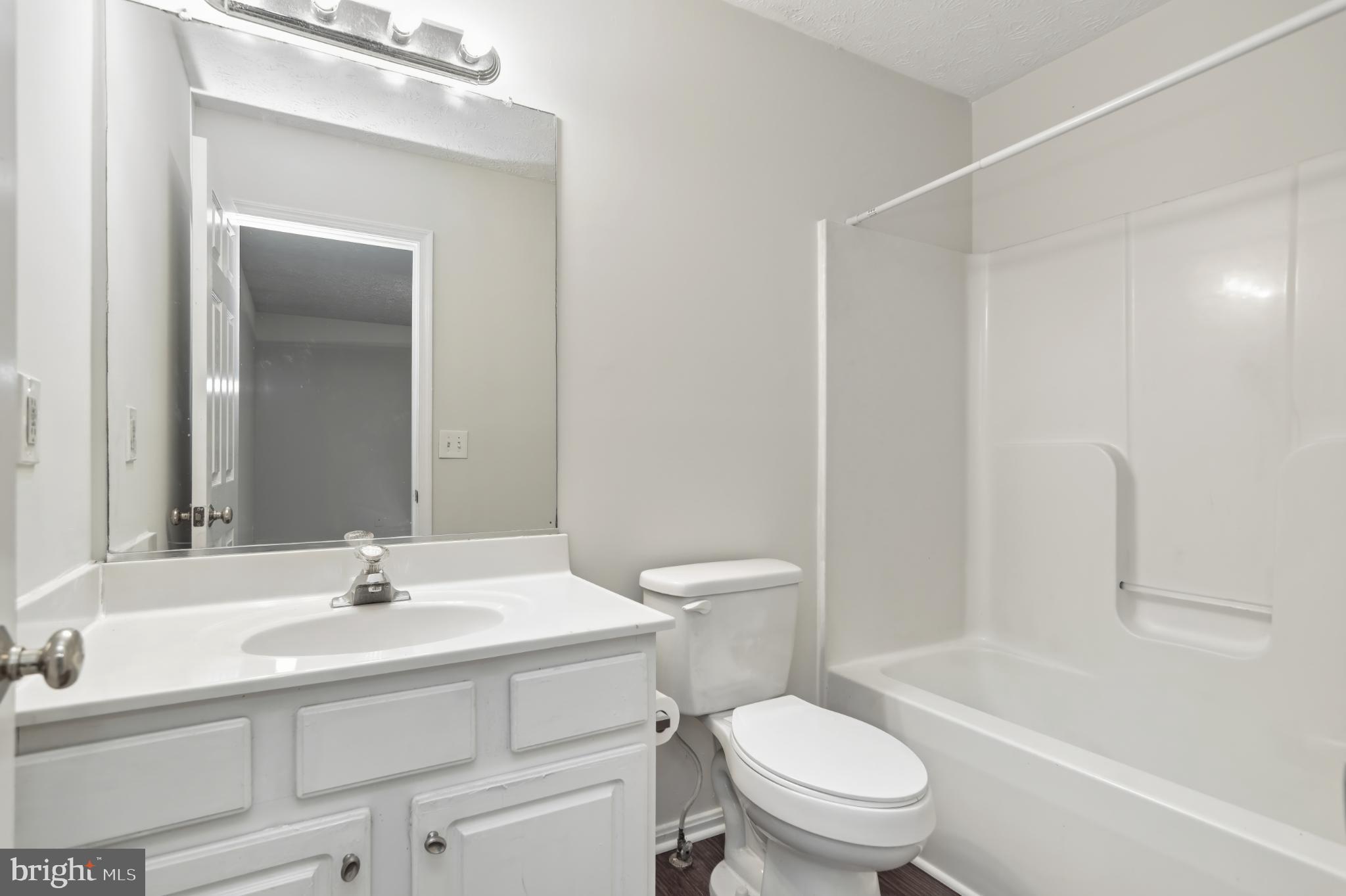 COVENTRY CREEK - Residential Lease