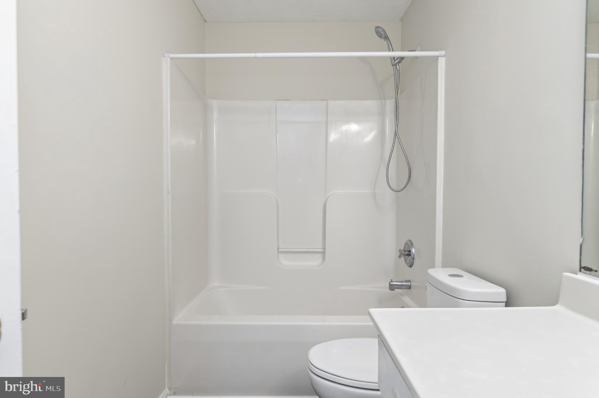 COVENTRY CREEK - Residential Lease