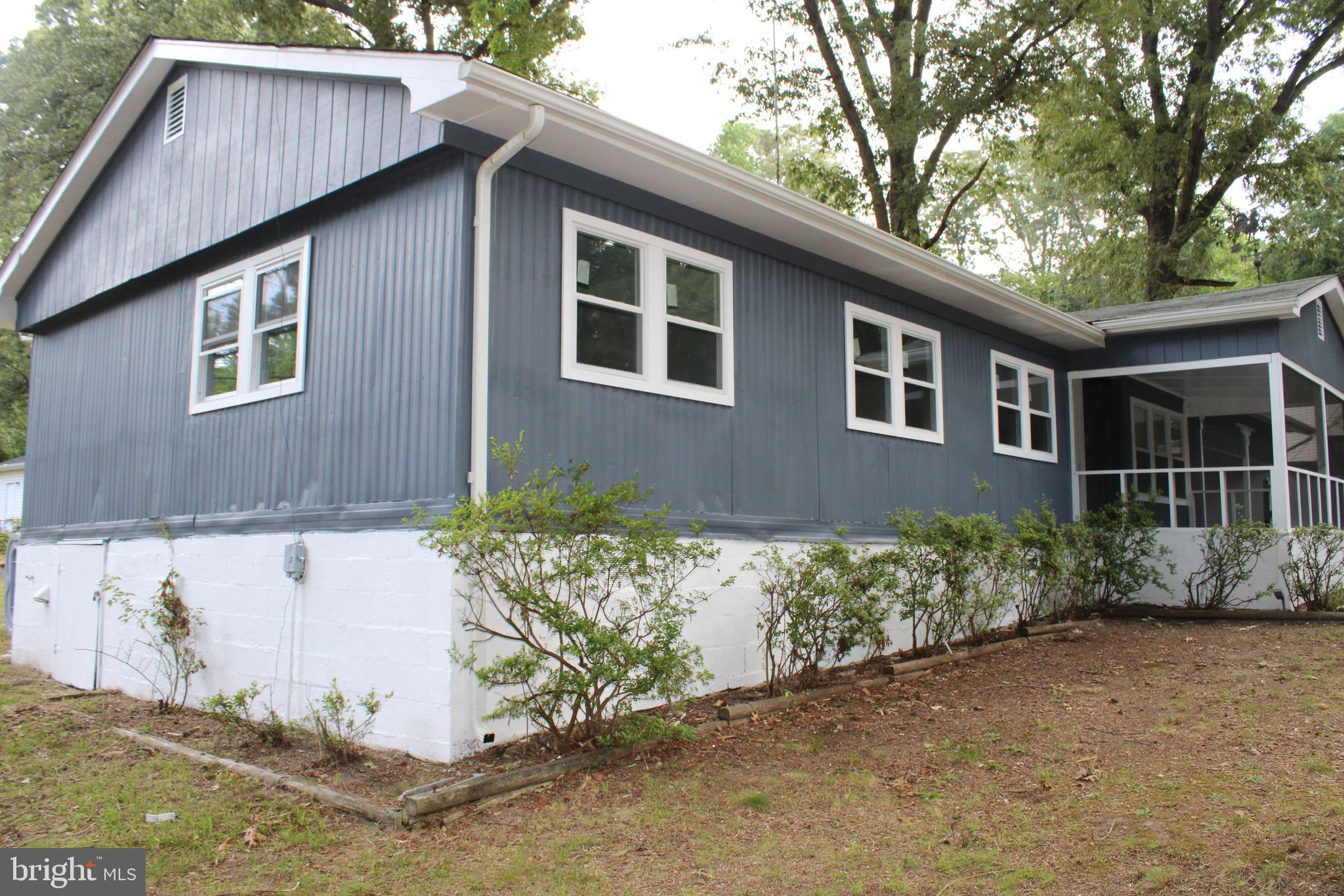 BREEZY KNOLLS - Residential