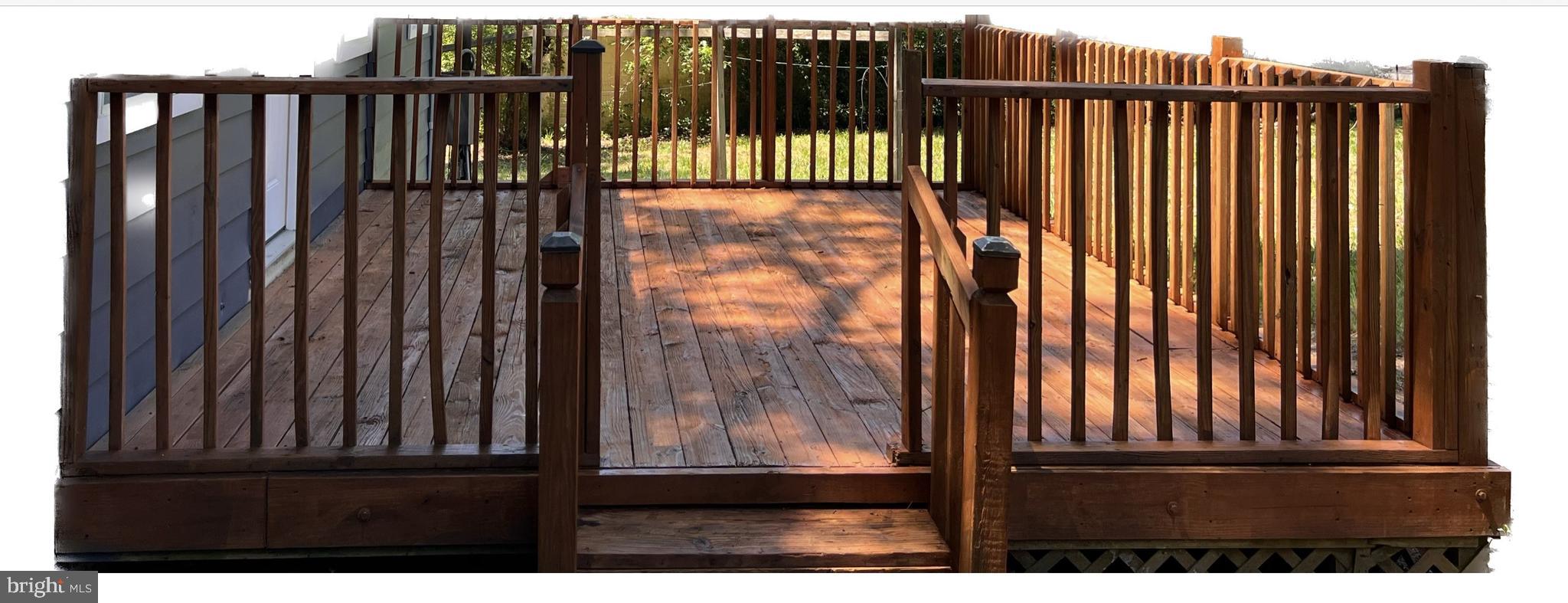 BREEZY KNOLLS - Residential