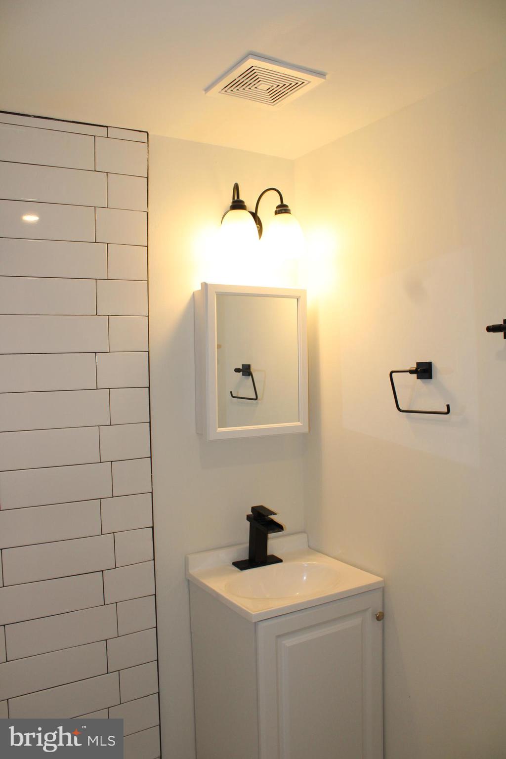 BREEZY KNOLLS - Residential