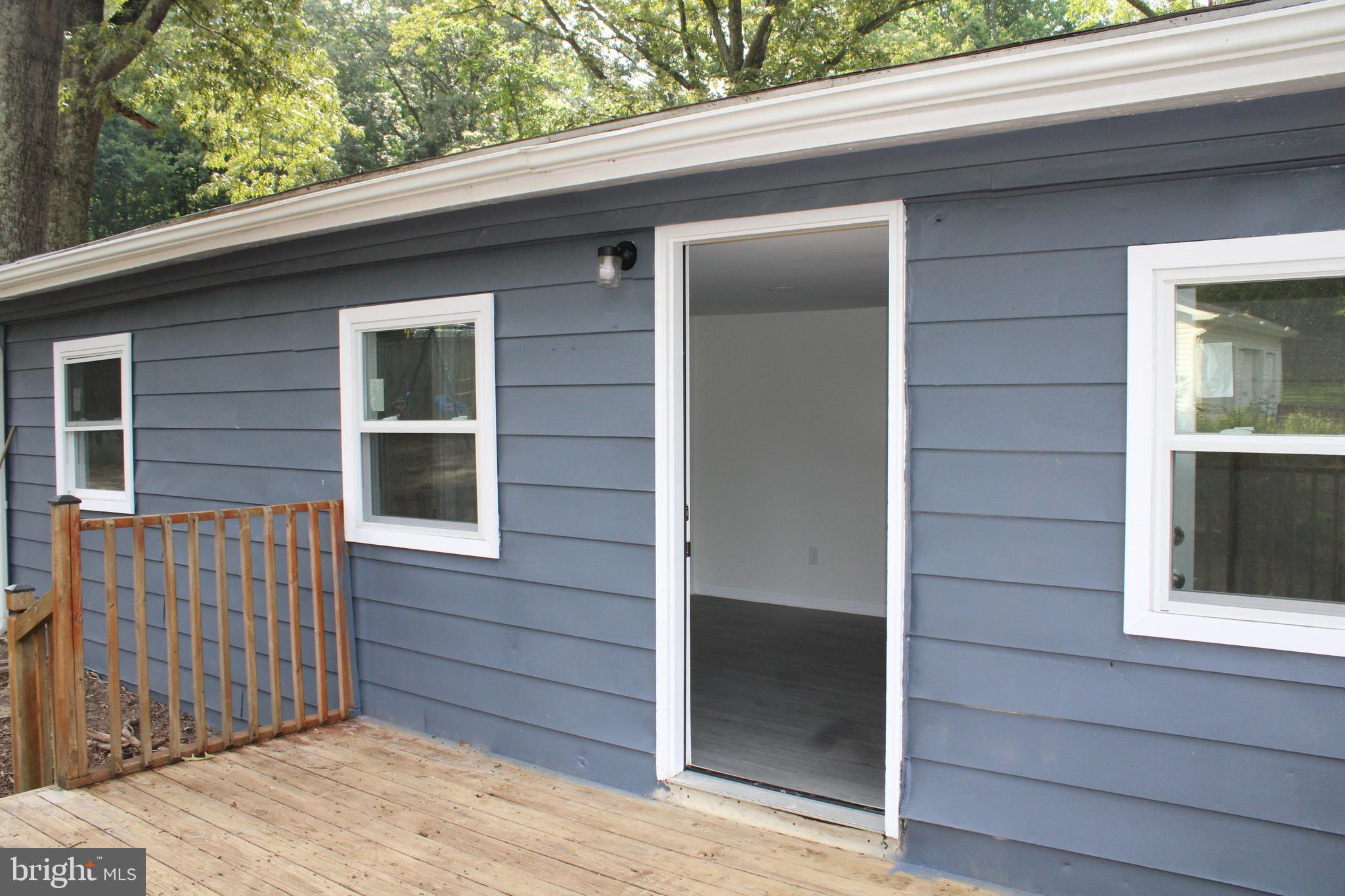 BREEZY KNOLLS - Residential