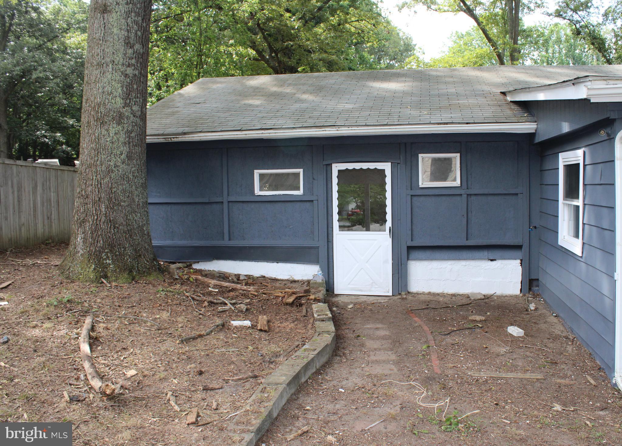 BREEZY KNOLLS - Residential