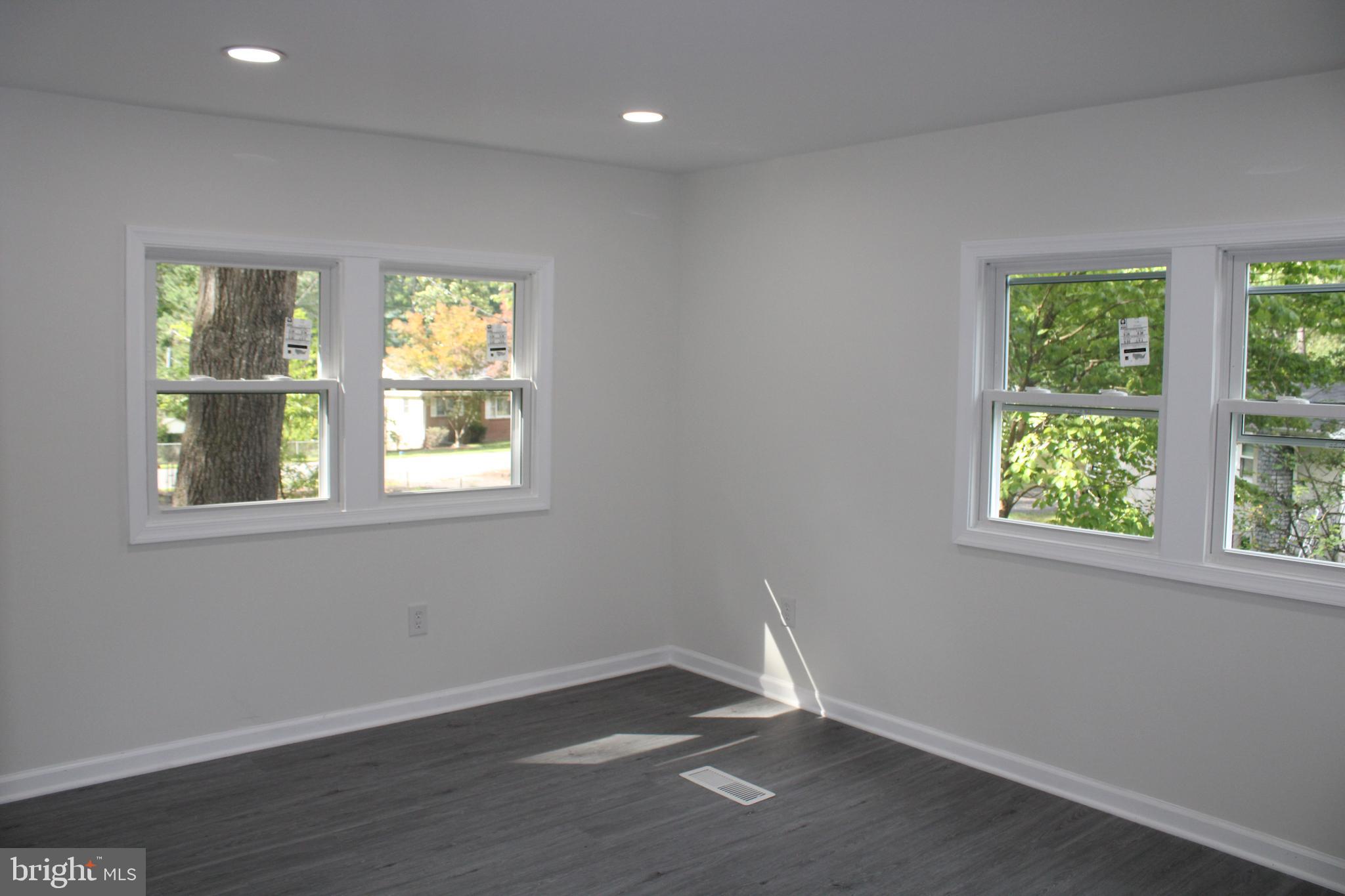 BREEZY KNOLLS - Residential