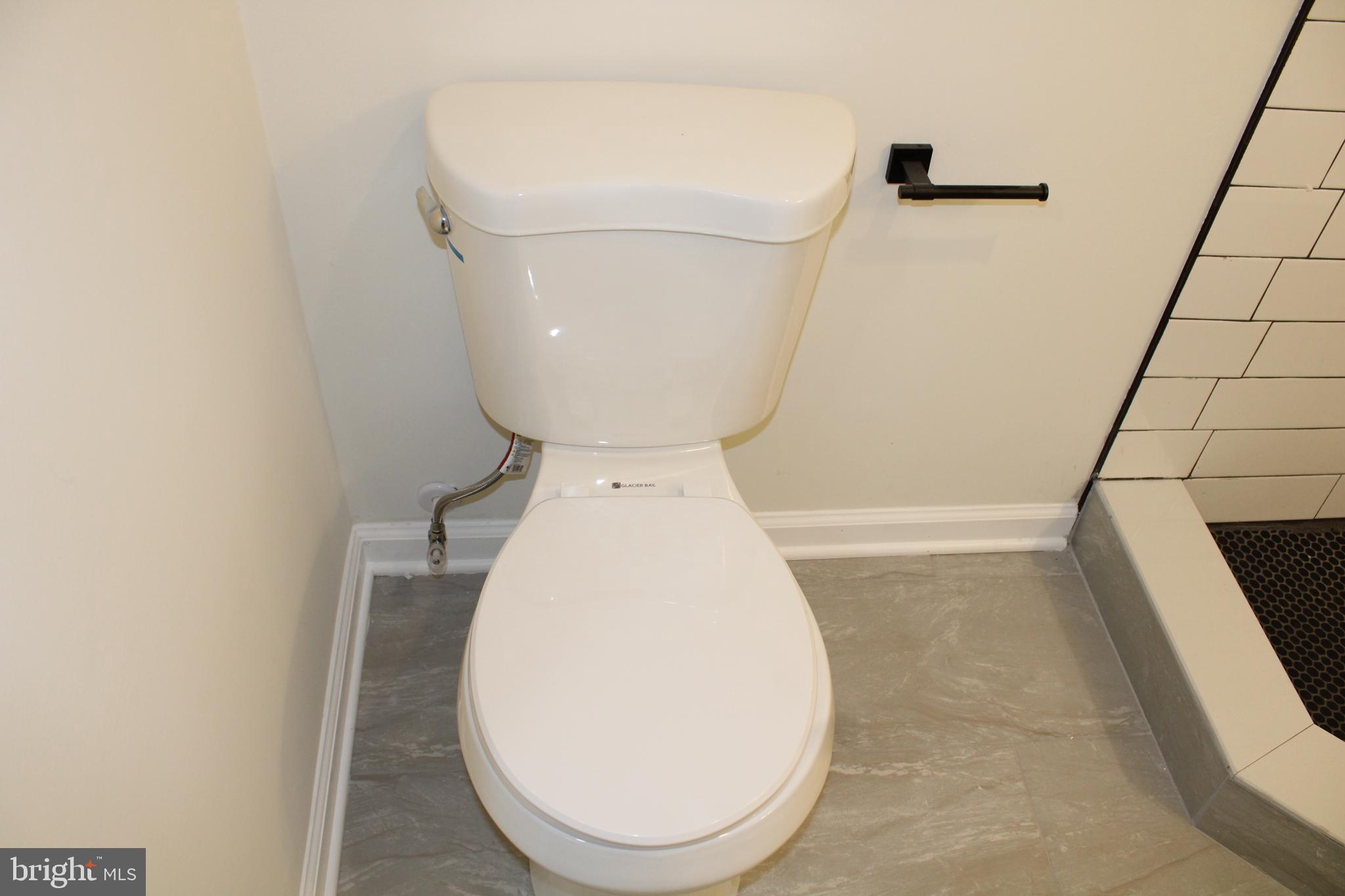 BREEZY KNOLLS - Residential