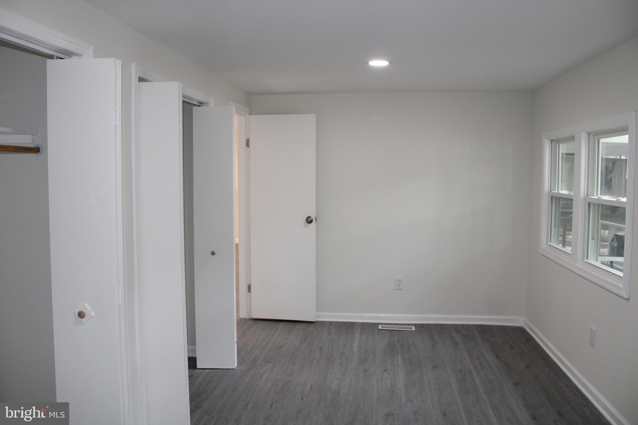 BREEZY KNOLLS - Residential