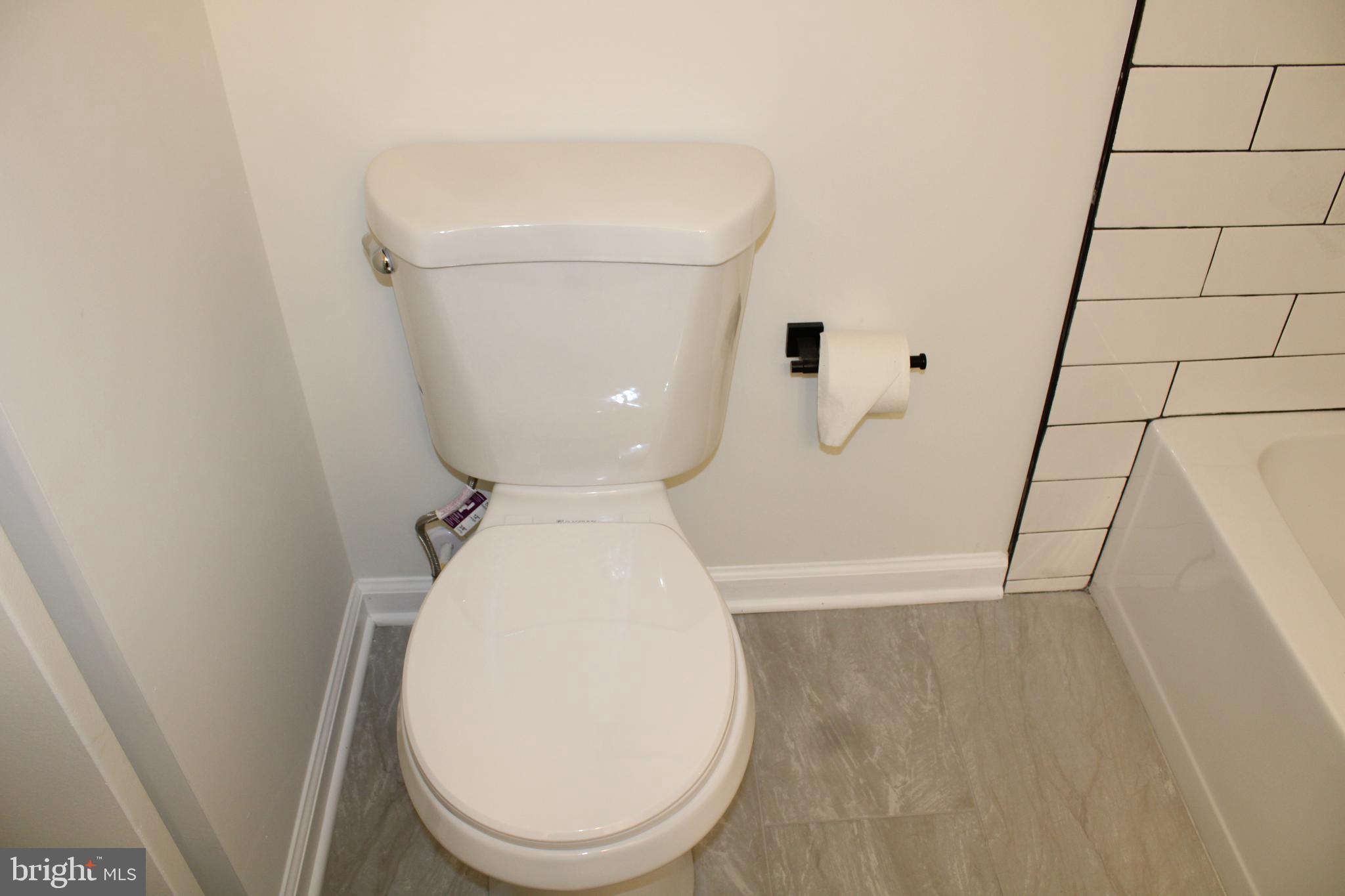 BREEZY KNOLLS - Residential