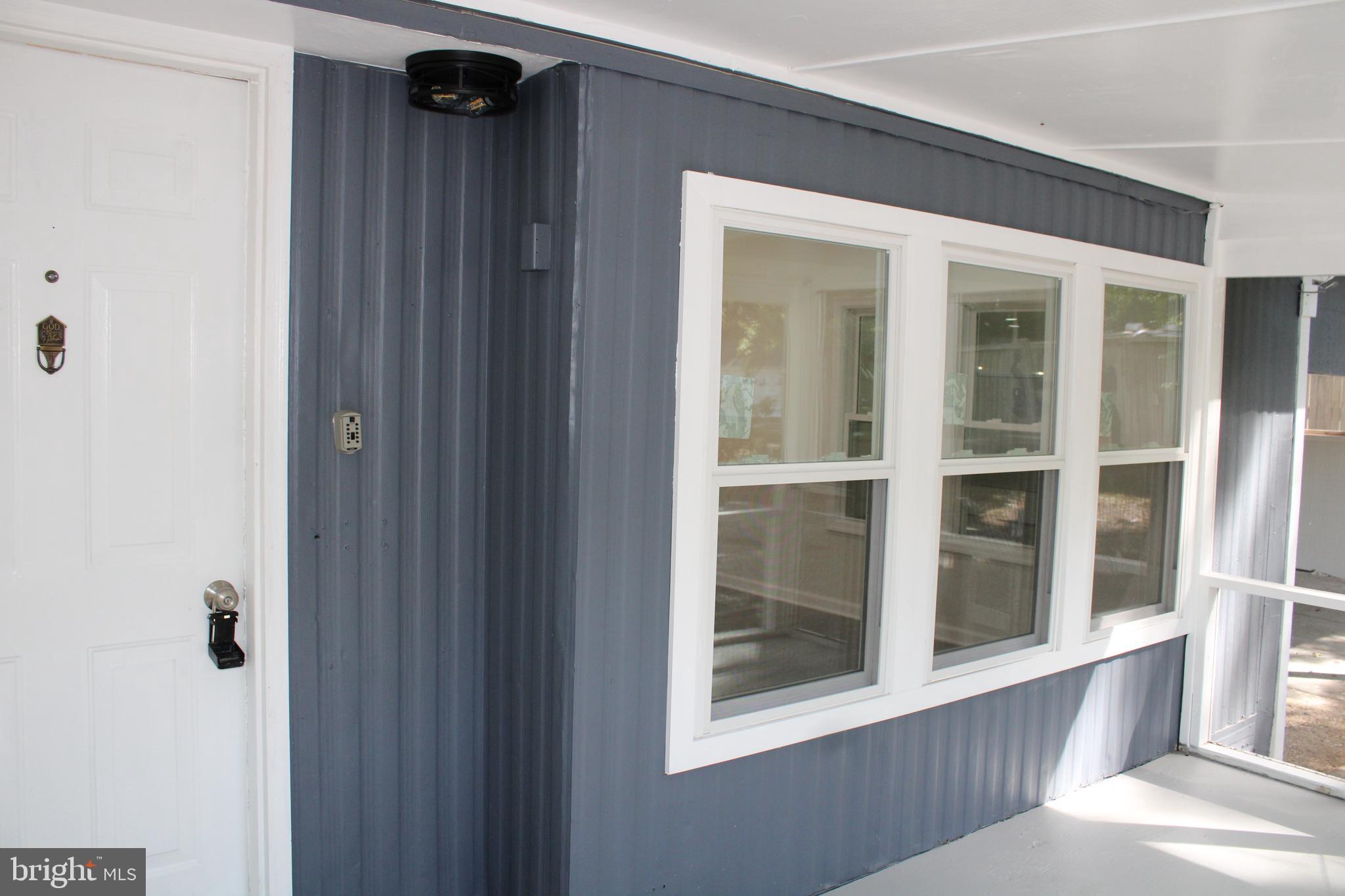 BREEZY KNOLLS - Residential