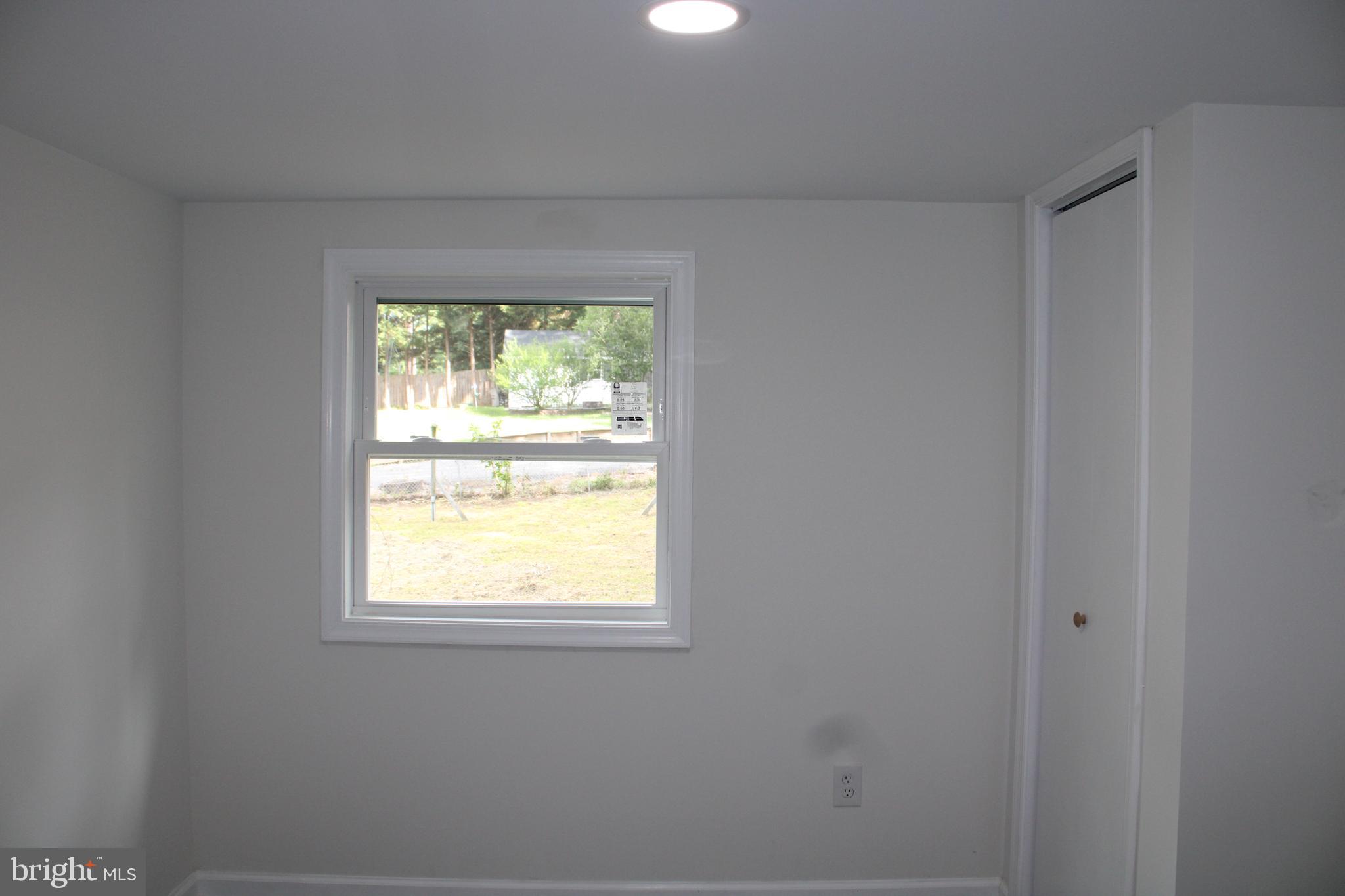 BREEZY KNOLLS - Residential