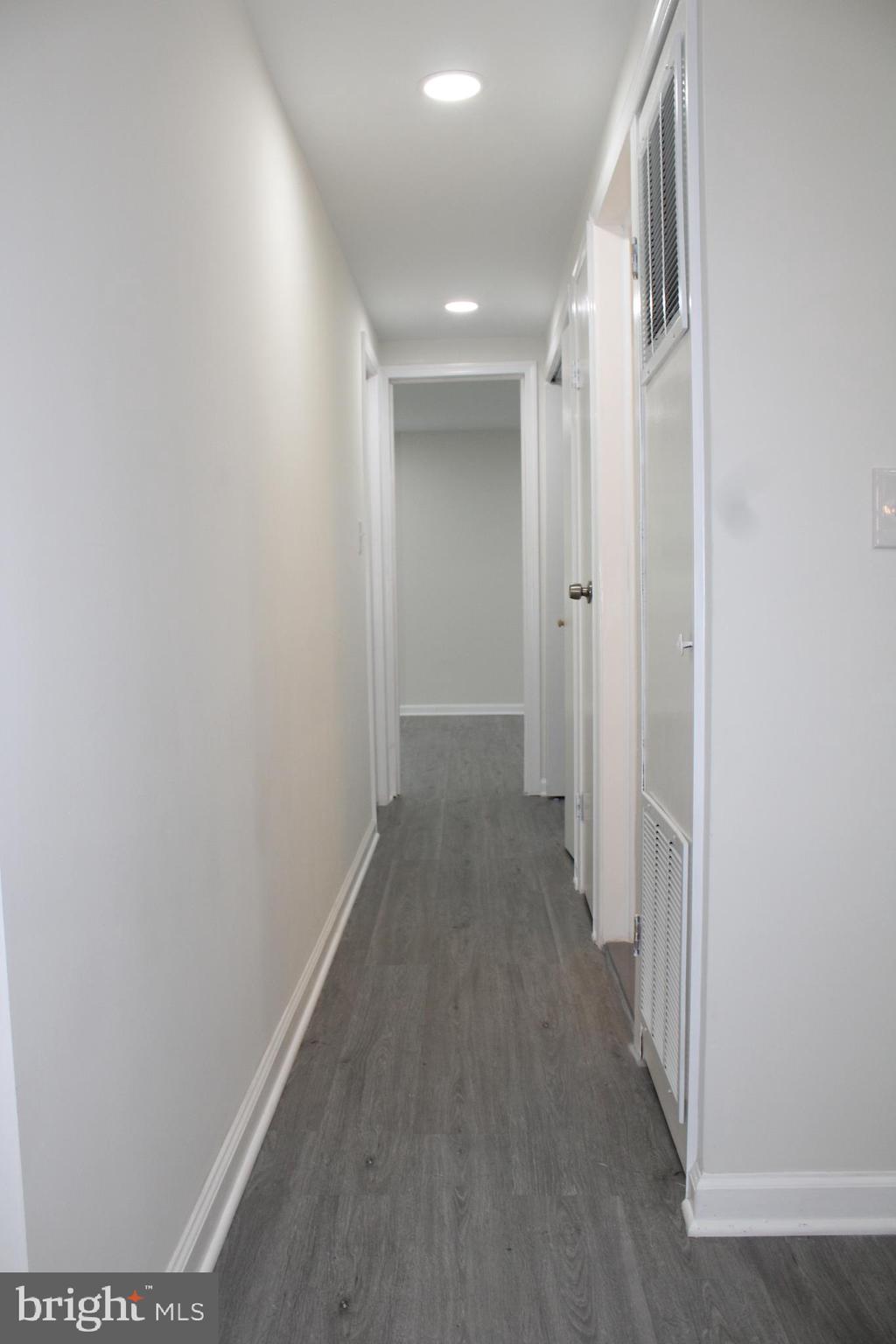 BREEZY KNOLLS - Residential