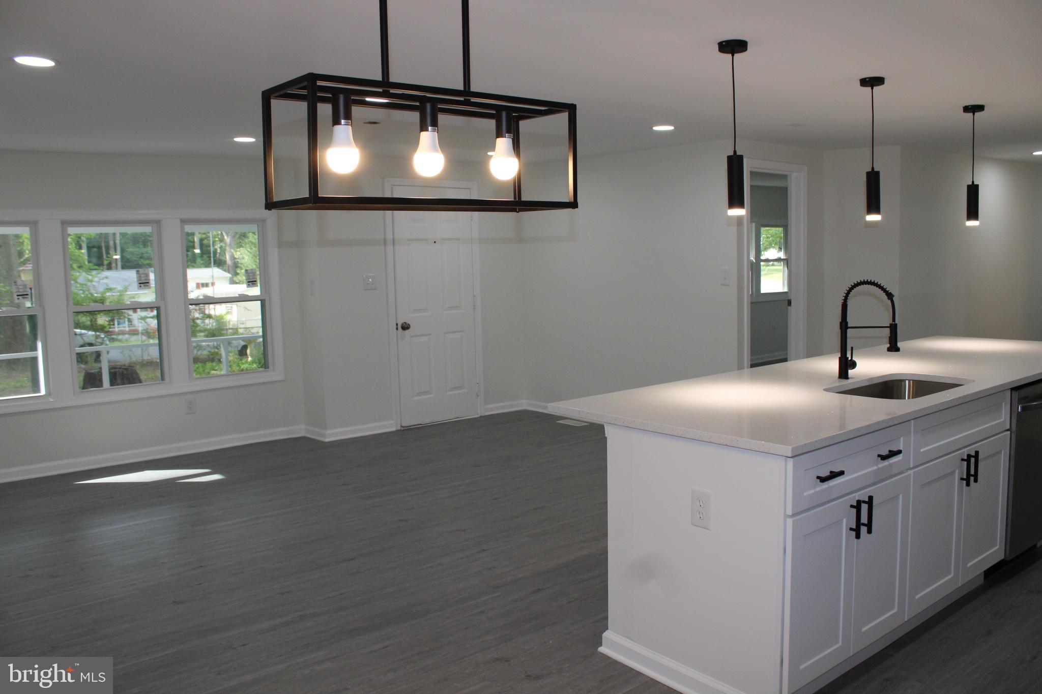 BREEZY KNOLLS - Residential