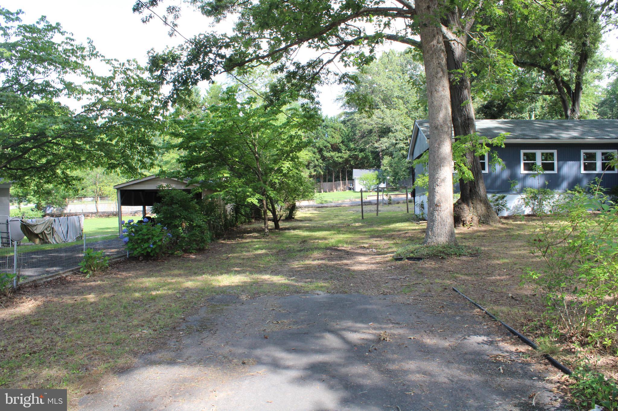 BREEZY KNOLLS - Residential