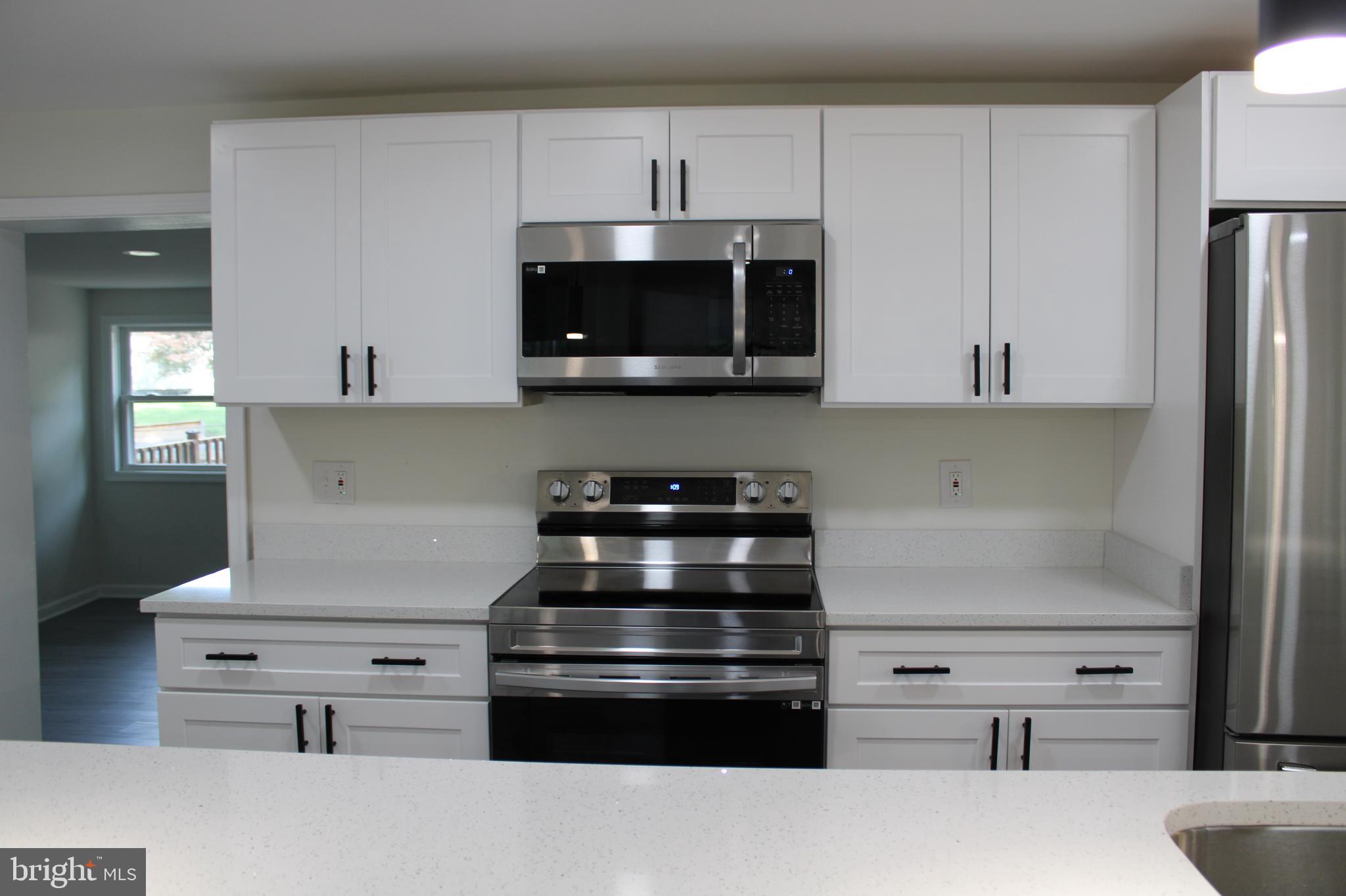 BREEZY KNOLLS - Residential