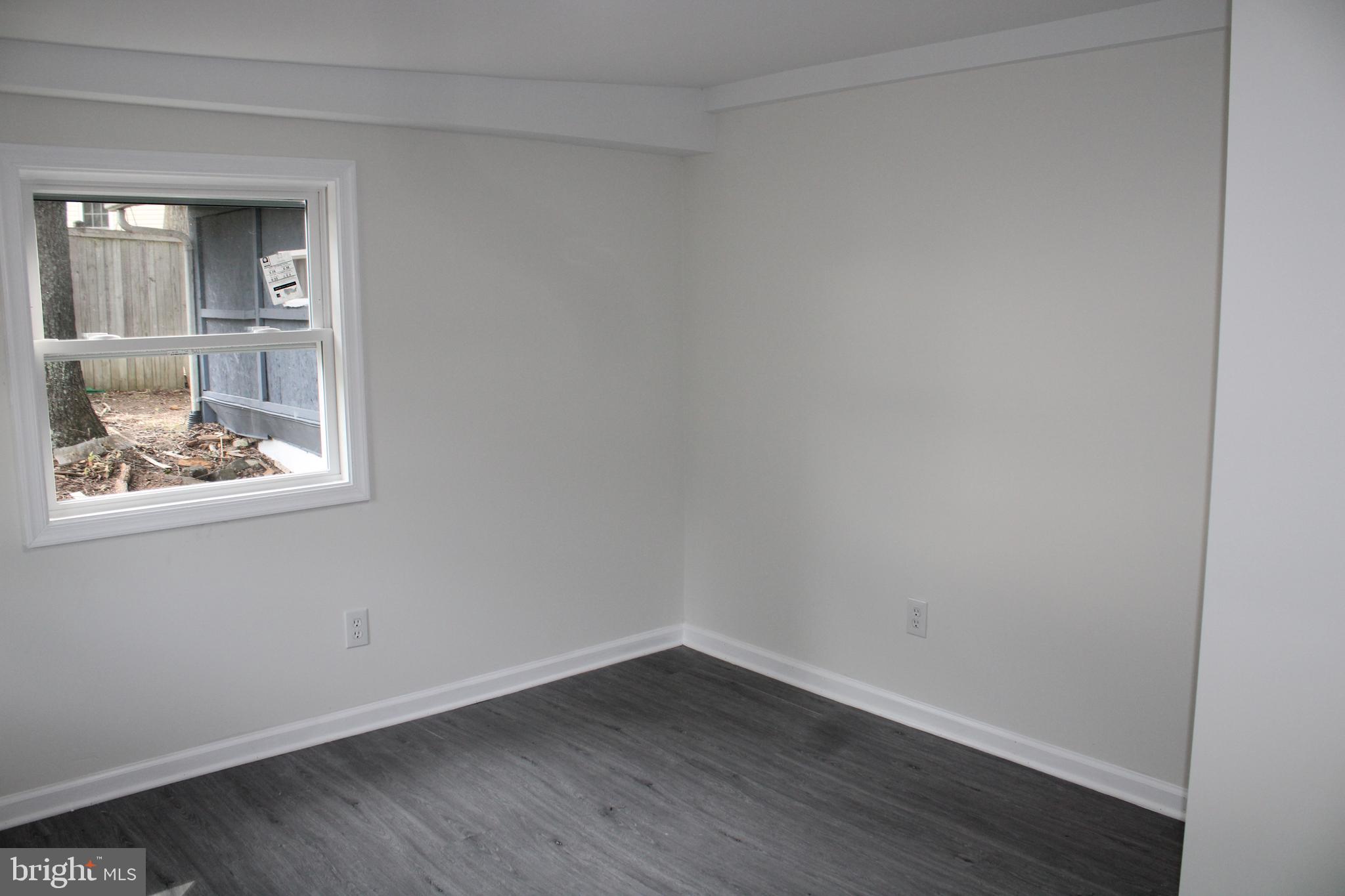 BREEZY KNOLLS - Residential