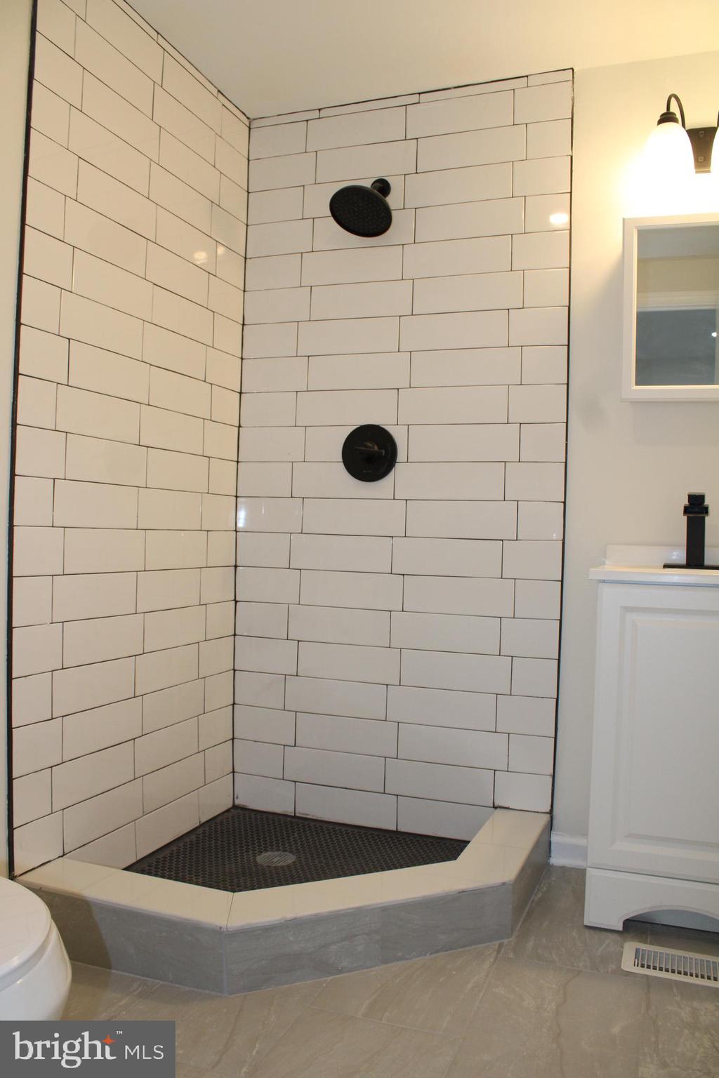 BREEZY KNOLLS - Residential