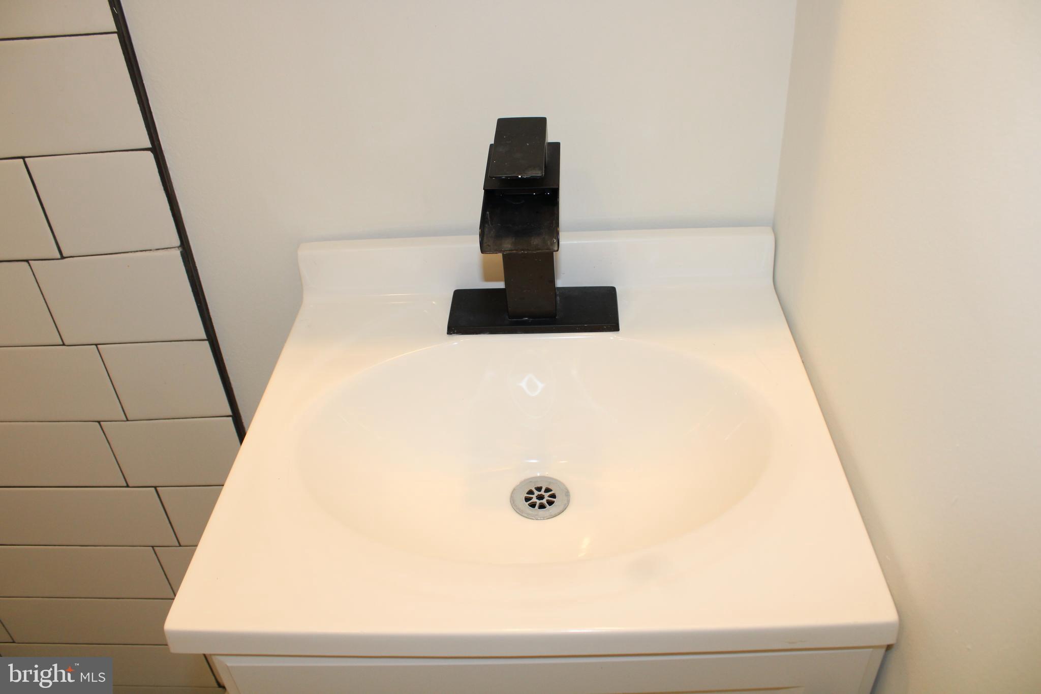 BREEZY KNOLLS - Residential