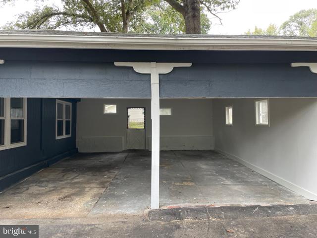 BREEZY KNOLLS - Residential