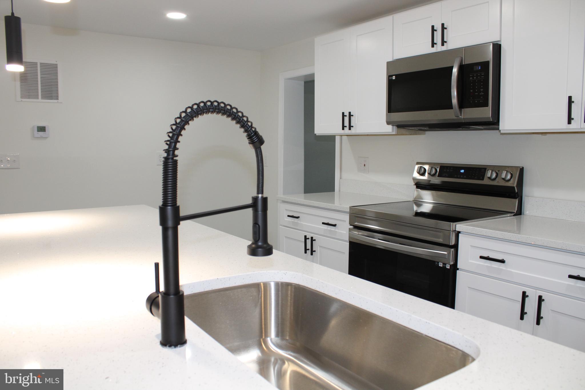 BREEZY KNOLLS - Residential