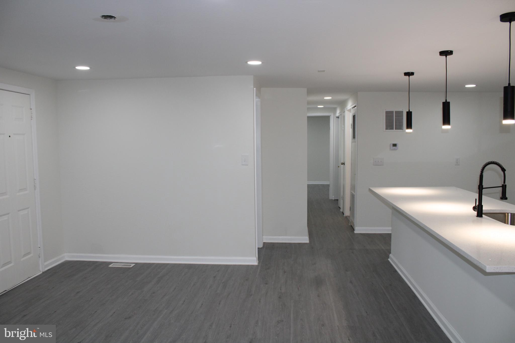 BREEZY KNOLLS - Residential